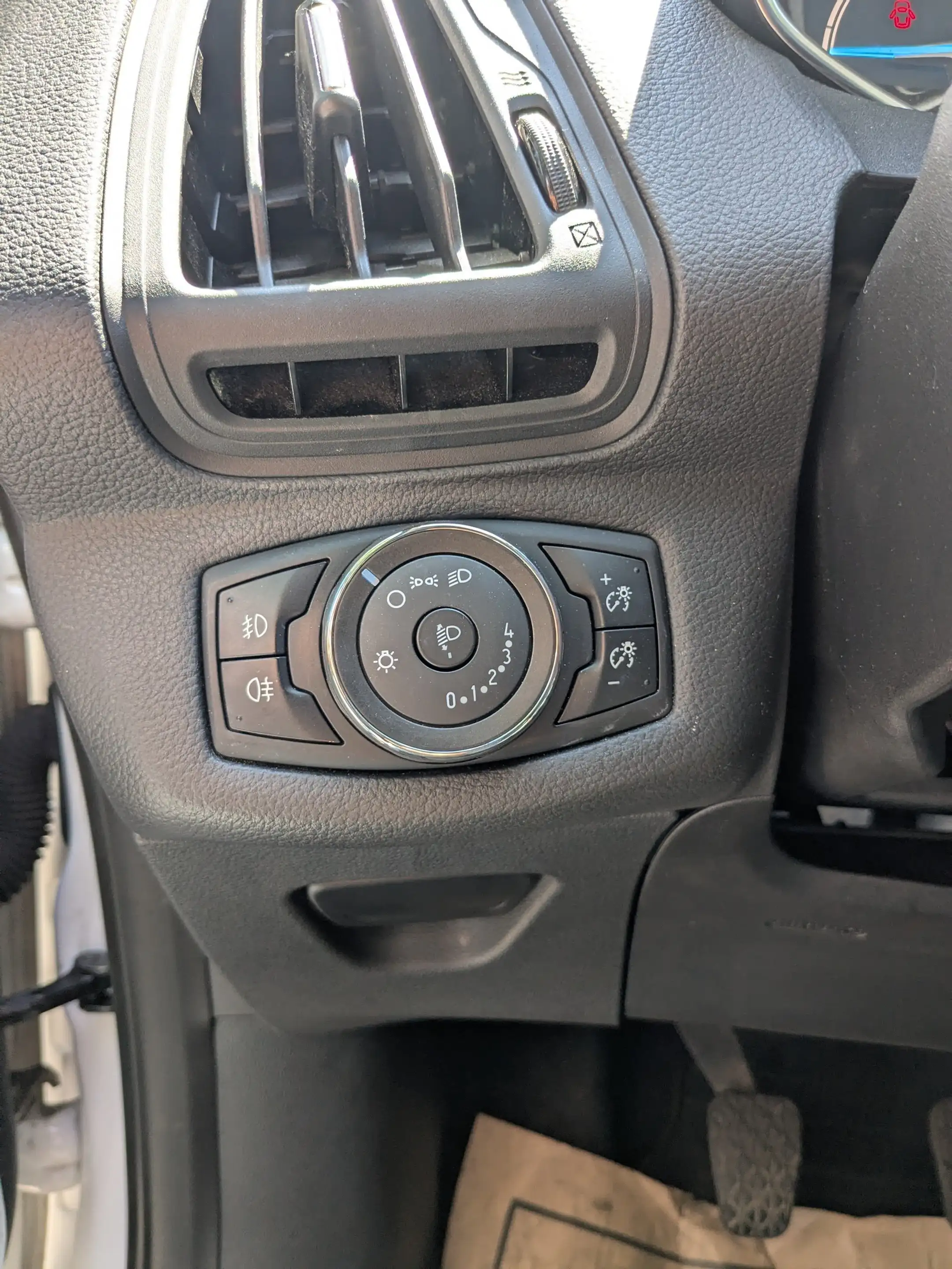 Ford B-Max Sync Edition — photo 8