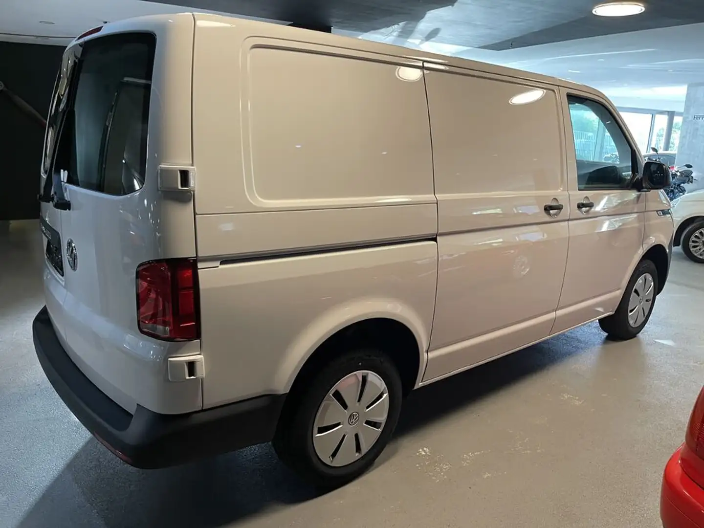 Volkswagen T6 Transporter Kasten Normaldach statt 50359€ um nur Weiß - 2