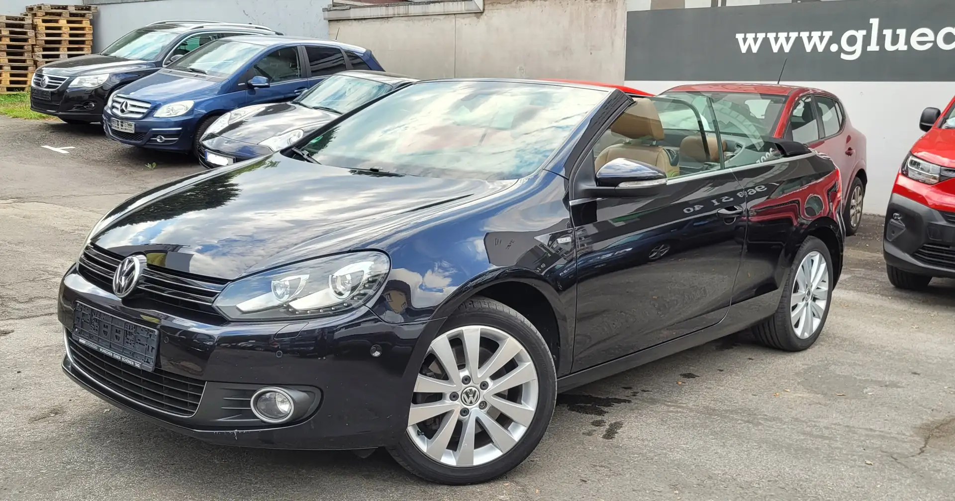 Volkswagen Golf Cabriolet 1.4 TSI DSG Life*Leder*Xen*LED*Navi*17"*Kamera*SH Schwarz - 2