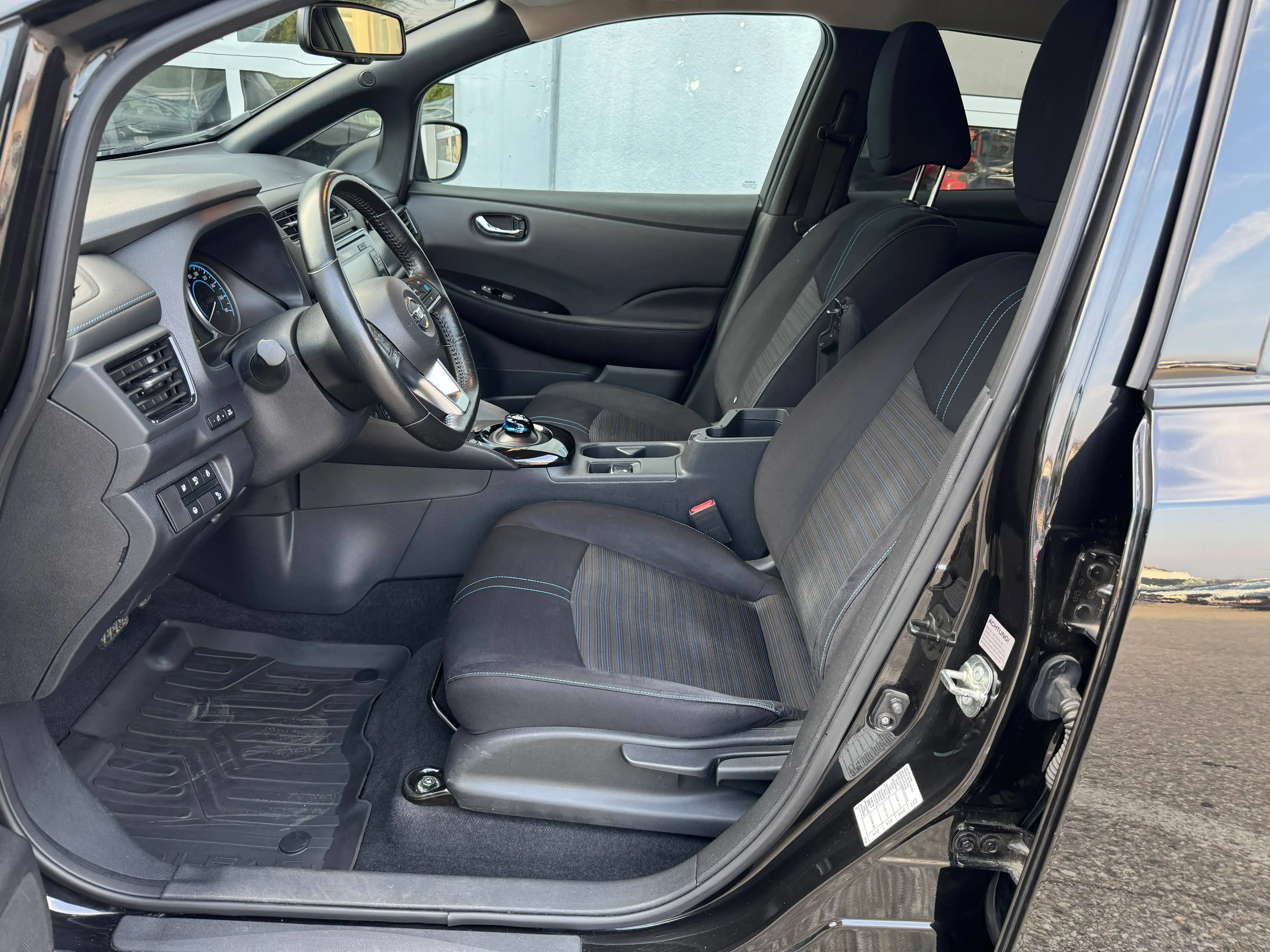 Nissan Leaf N-Connecta 40kw — photo 7