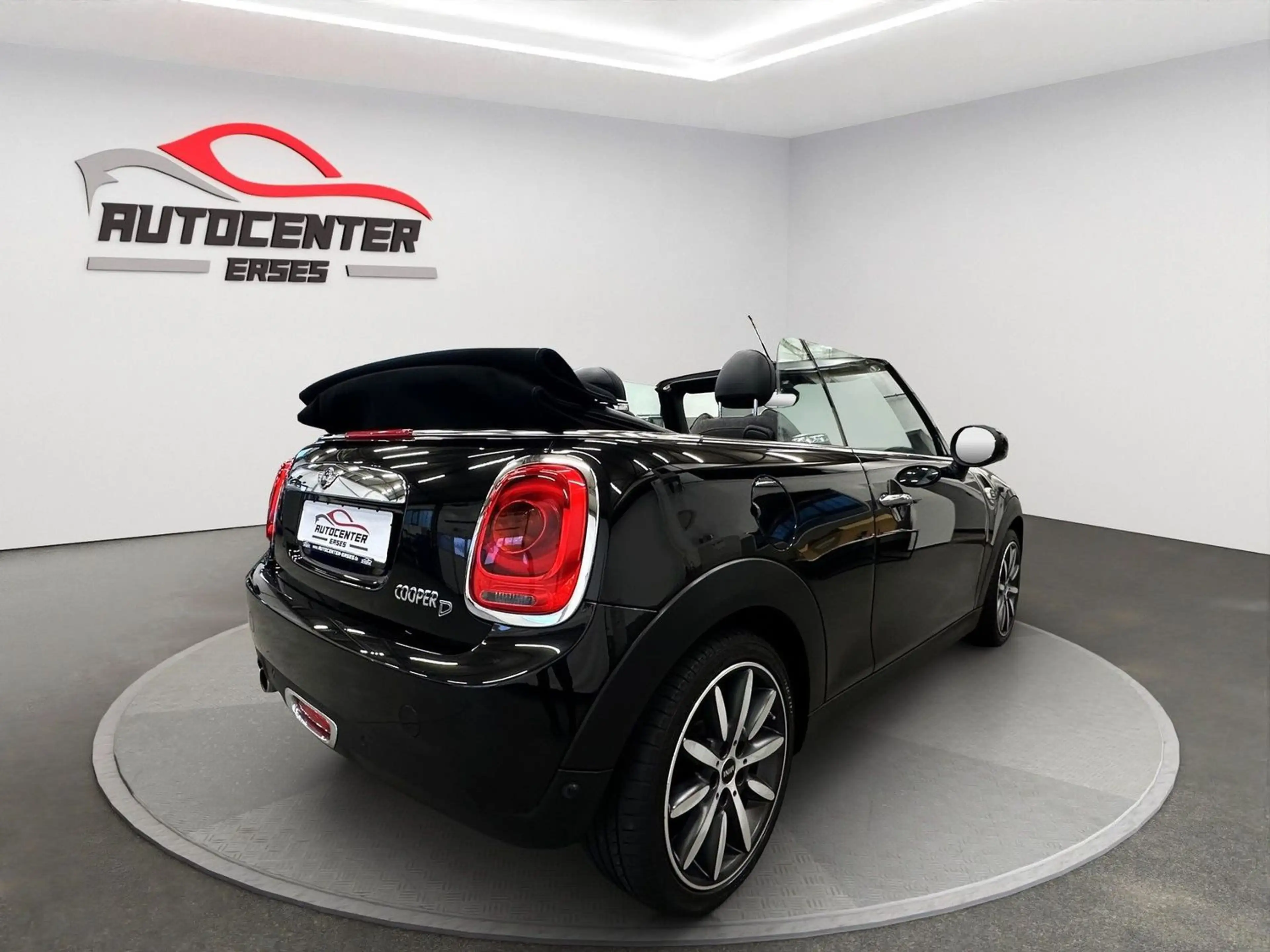 MINI Cooper D Cabrio Chili Navi LED Kamera PDC SHZ — photo 4