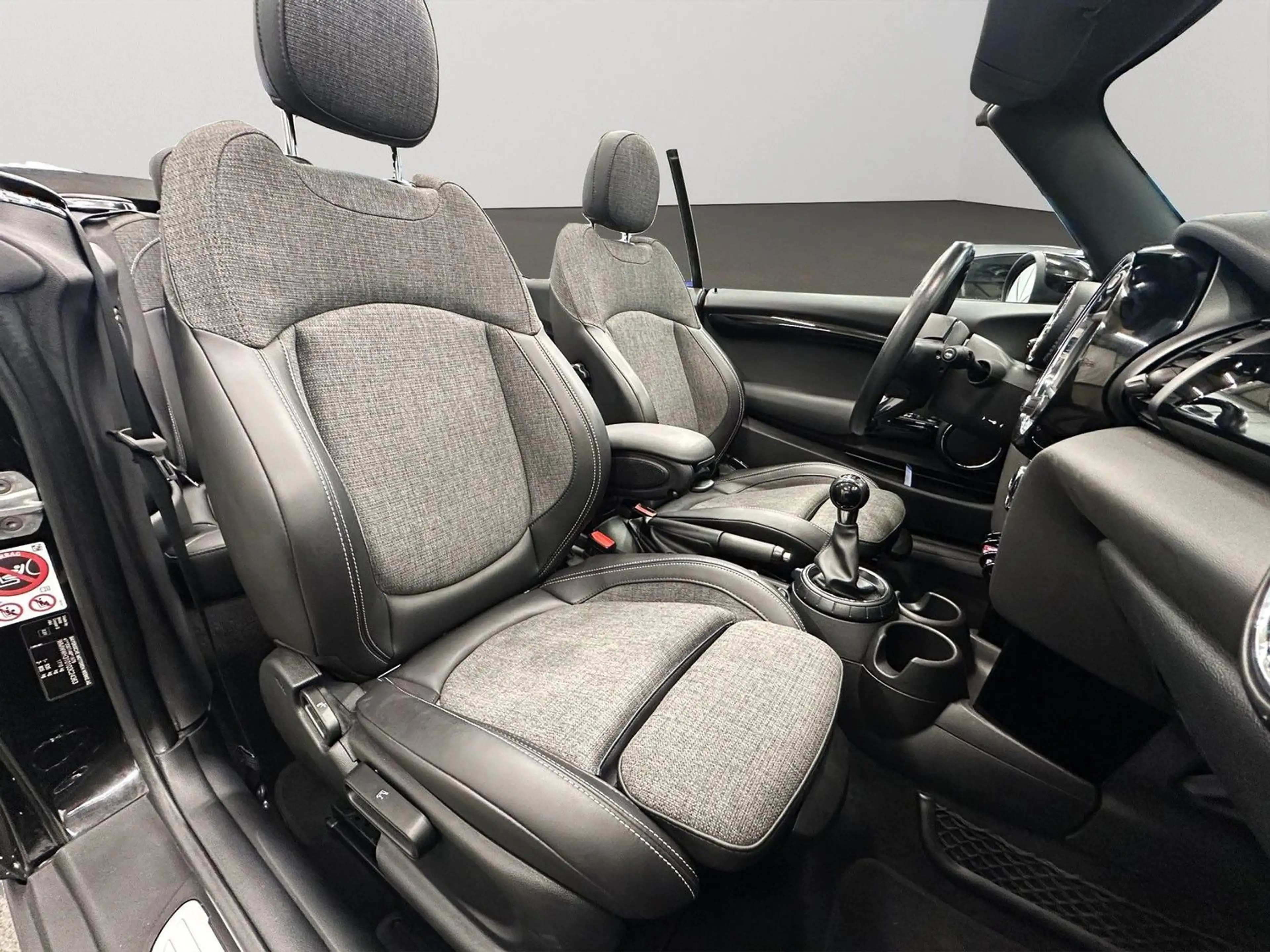MINI Cooper D Cabrio Chili Navi LED Kamera PDC SHZ — photo 12