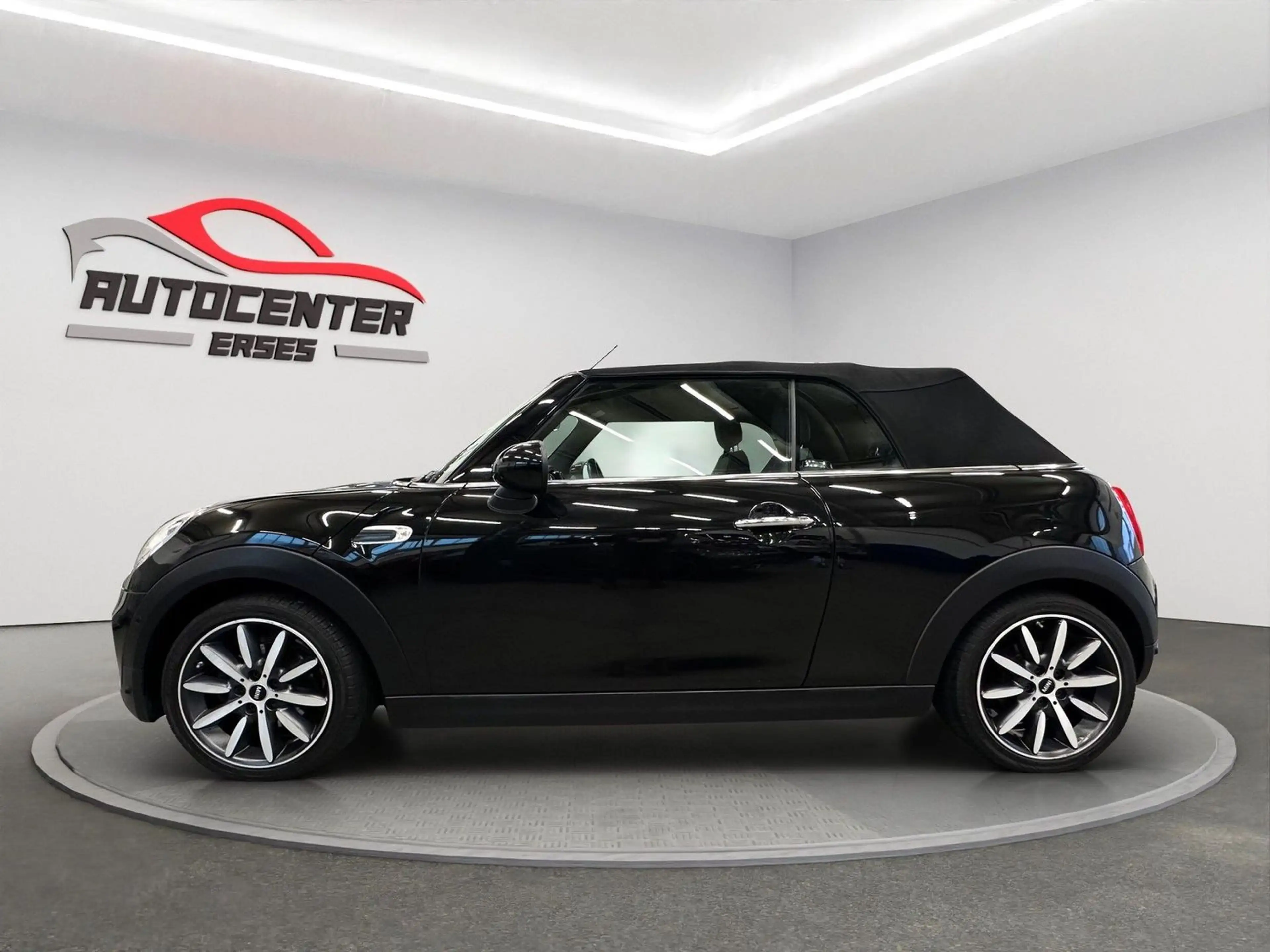 MINI Cooper D Cabrio Chili Navi LED Kamera PDC SHZ — photo 6