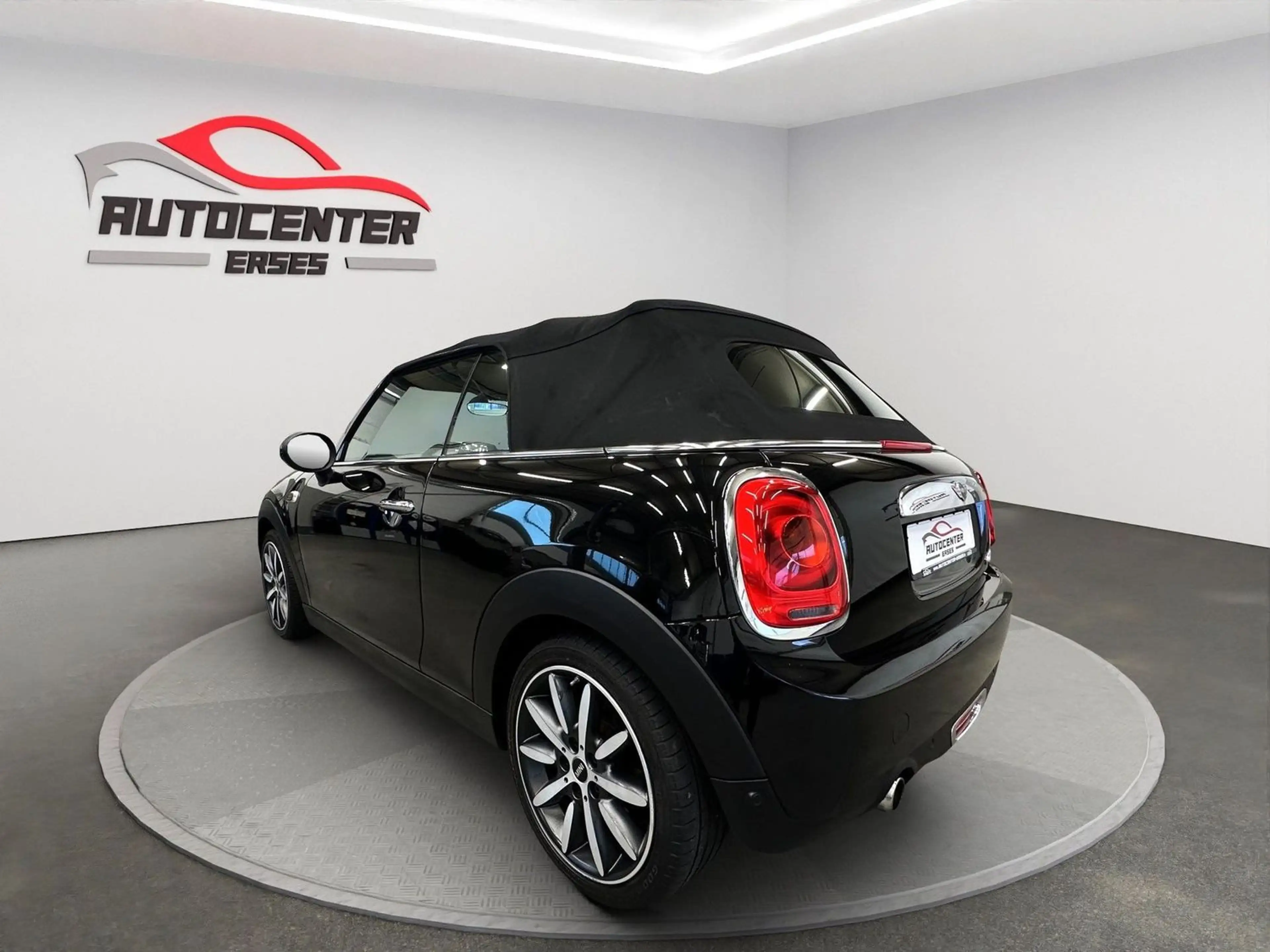 MINI Cooper D Cabrio Chili Navi LED Kamera PDC SHZ — photo 3