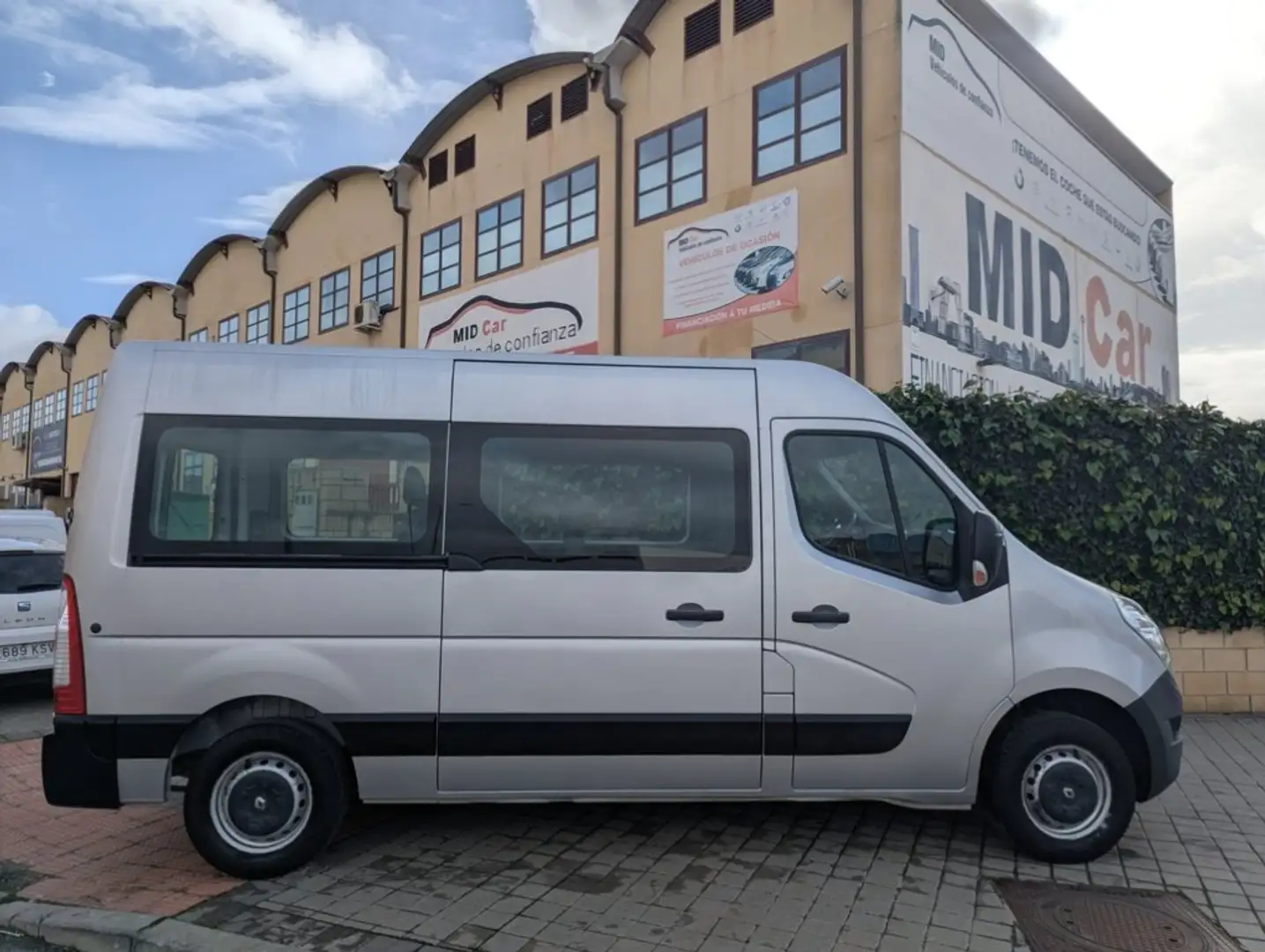 Renault Master Fg. Blue dCi L2H2 3500 T 99kW Gris - 1