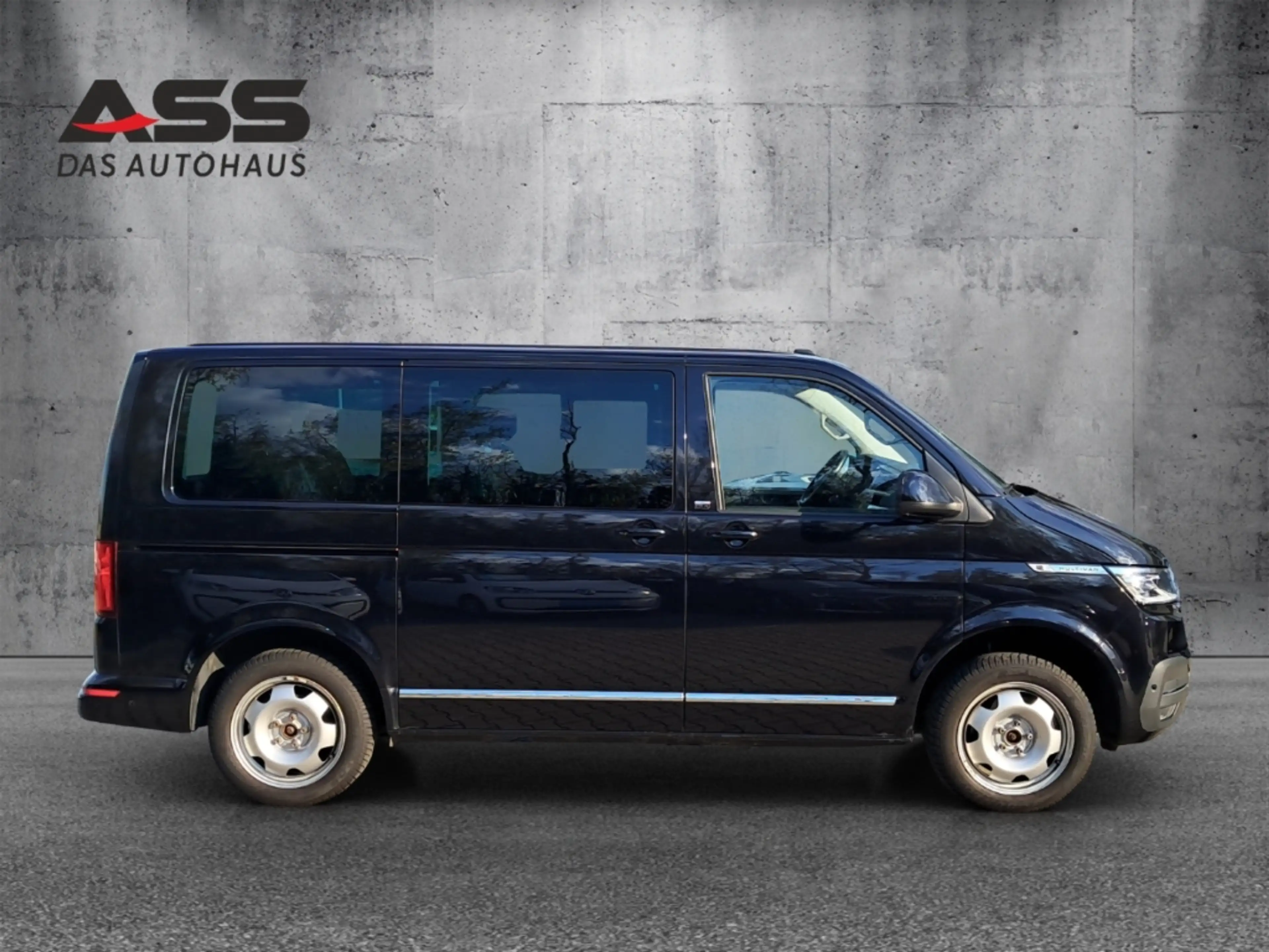 Volkswagen T6.1 Multivan Generation Six 4MOTION StandHZG AHK-abnehmbar Navi — photo 6