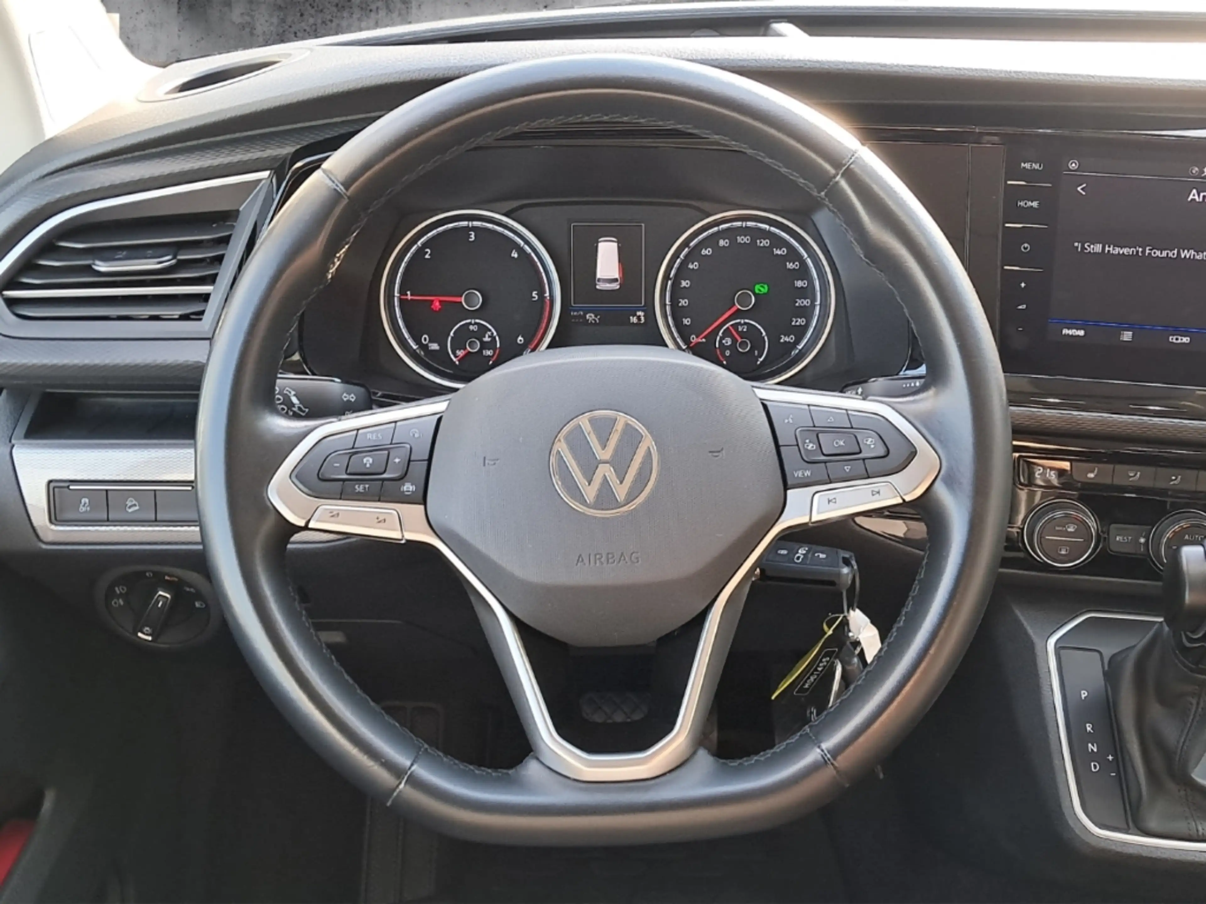 Volkswagen T6.1 Multivan Generation Six 4MOTION StandHZG AHK-abnehmbar Navi — photo 11
