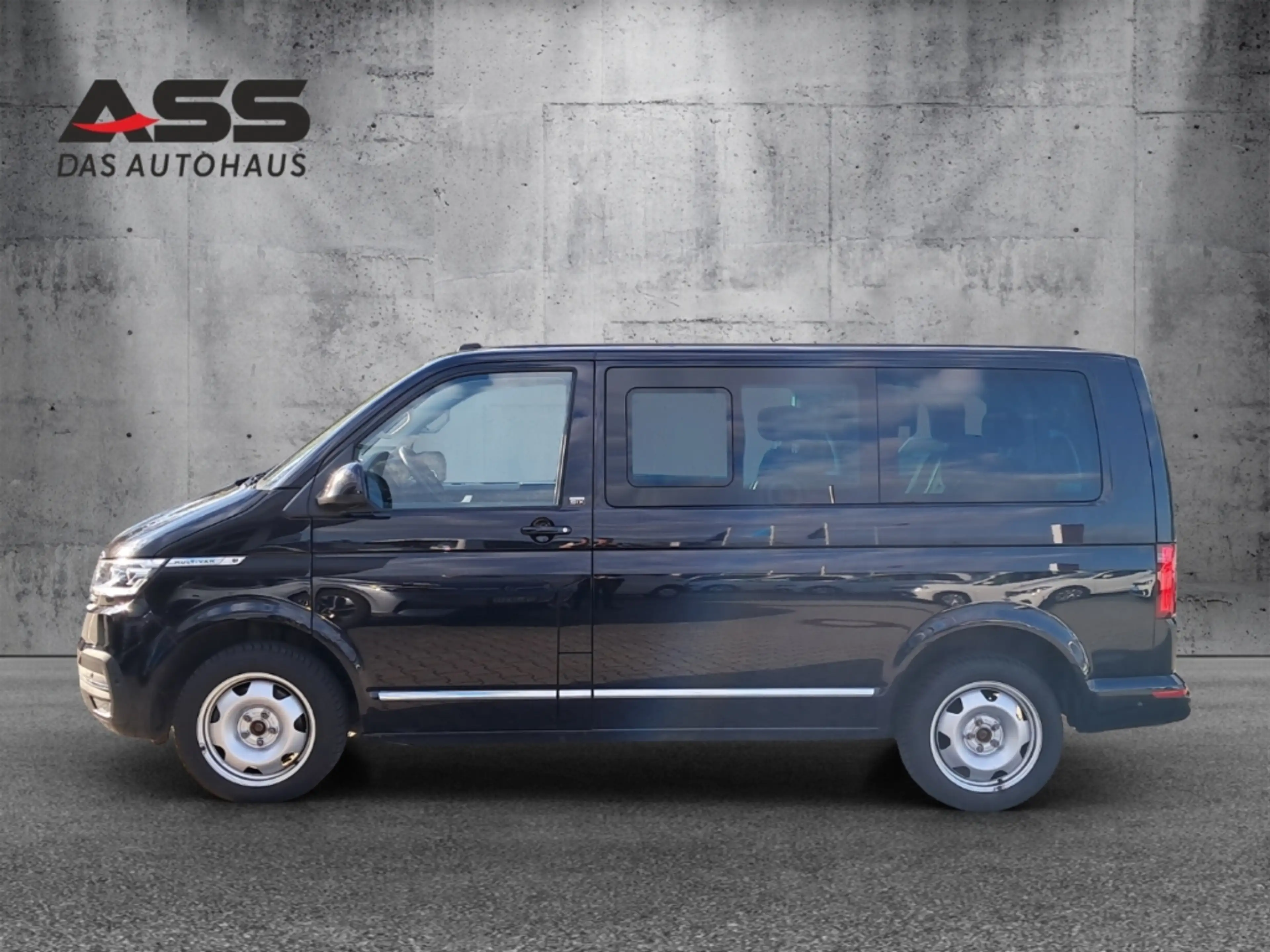Volkswagen T6.1 Multivan Generation Six 4MOTION StandHZG AHK-abnehmbar Navi — photo 2