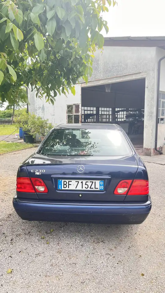 Mercedes-Benz E 230 W210, foto 2