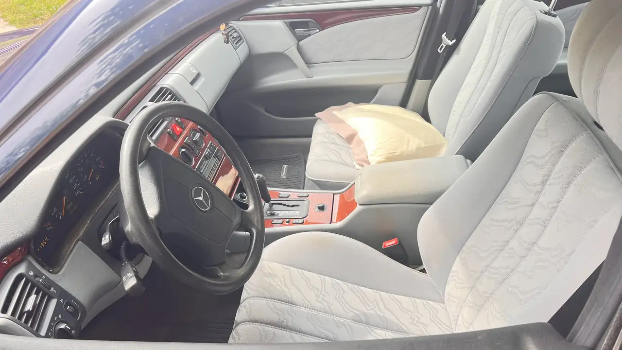 Mercedes-Benz E 230 W210, foto 4