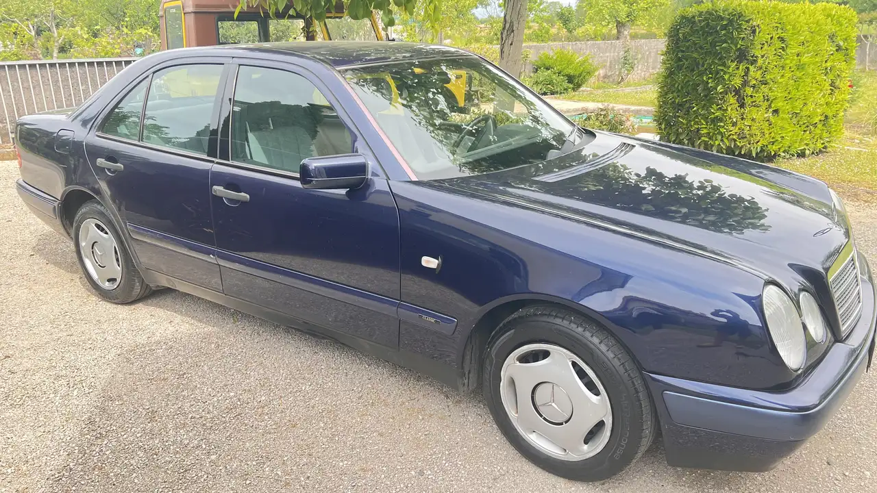 Mercedes-Benz E 230 W210, foto 1