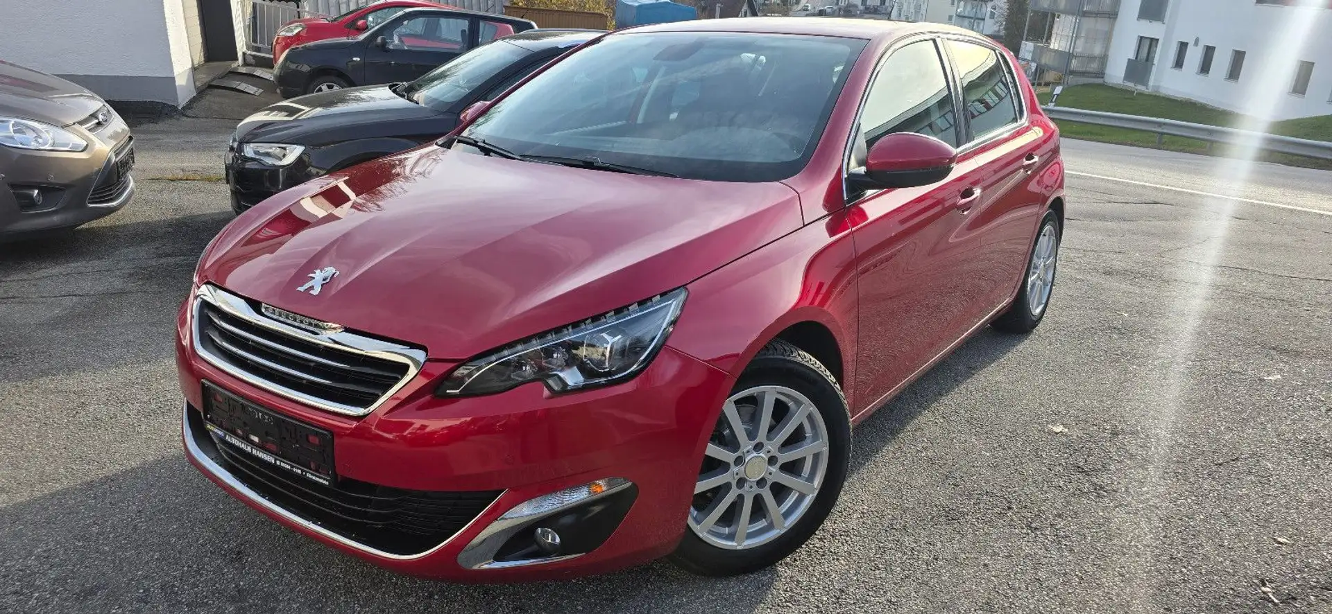 Peugeot 308 Allure, Anhängerkupplung, 1. Hand Rouge - 1