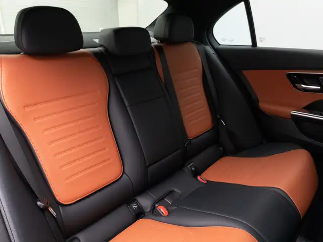 Mercedes-Benz C-Class view 27