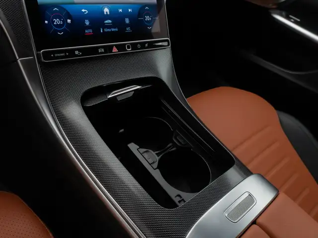 Mercedes-Benz C-Class view 22