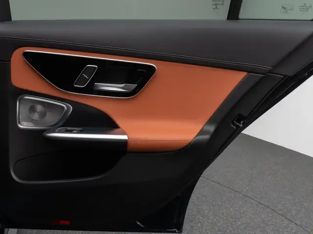 Mercedes-Benz C-Class view 30