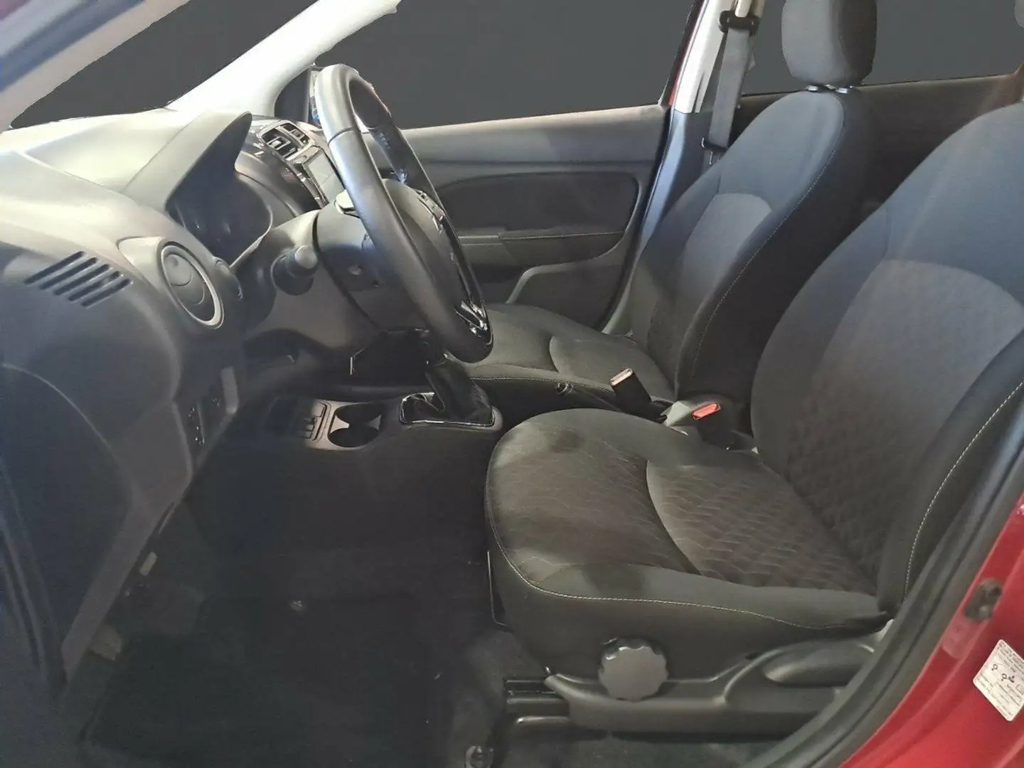 Mitsubishi Space Star 120 MPI Motion Rojo - 2