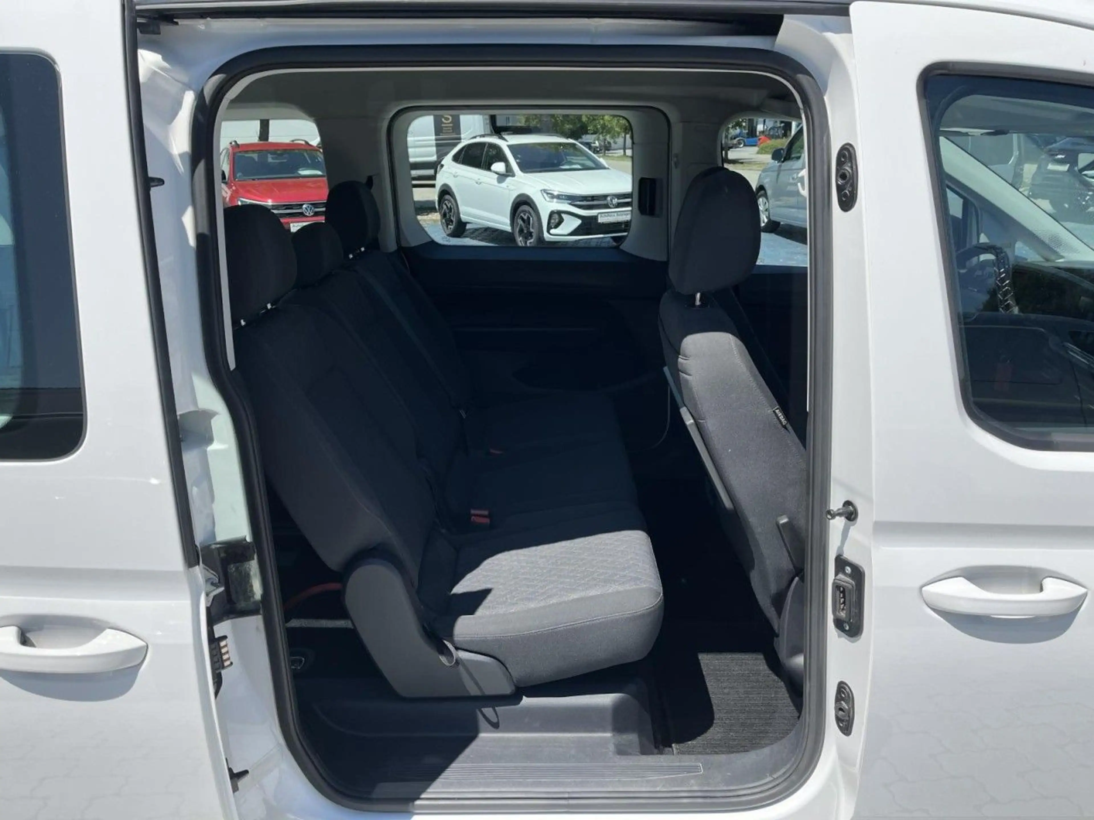 Volkswagen Caddy Life 2,0 TDI 4Motion (LED+Klima+Sitzh — photo 9