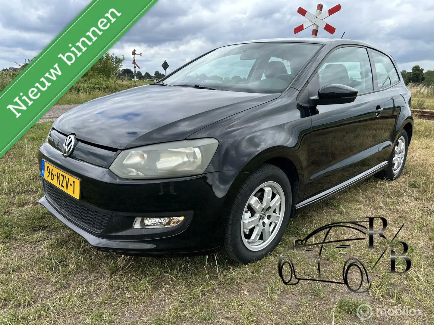 Volkswagen Polo 1.2 TDI BlueMotion Comfortline AIRCO NAVI Zwart - 1