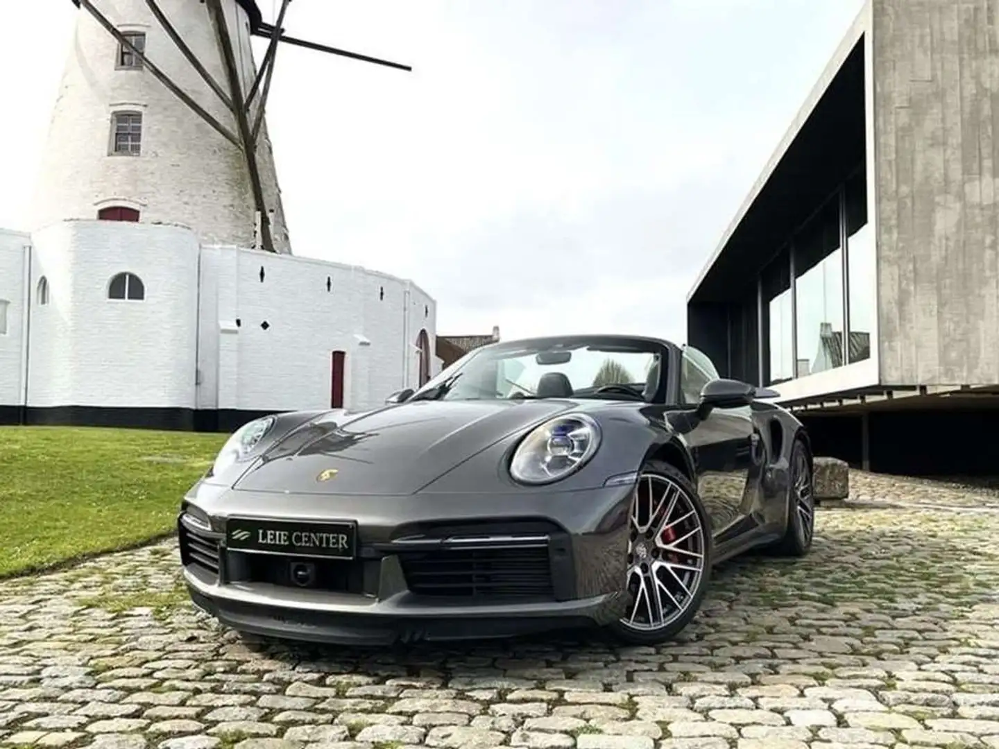 Porsche 992 Porsche 992 Turbo Gris - 2
