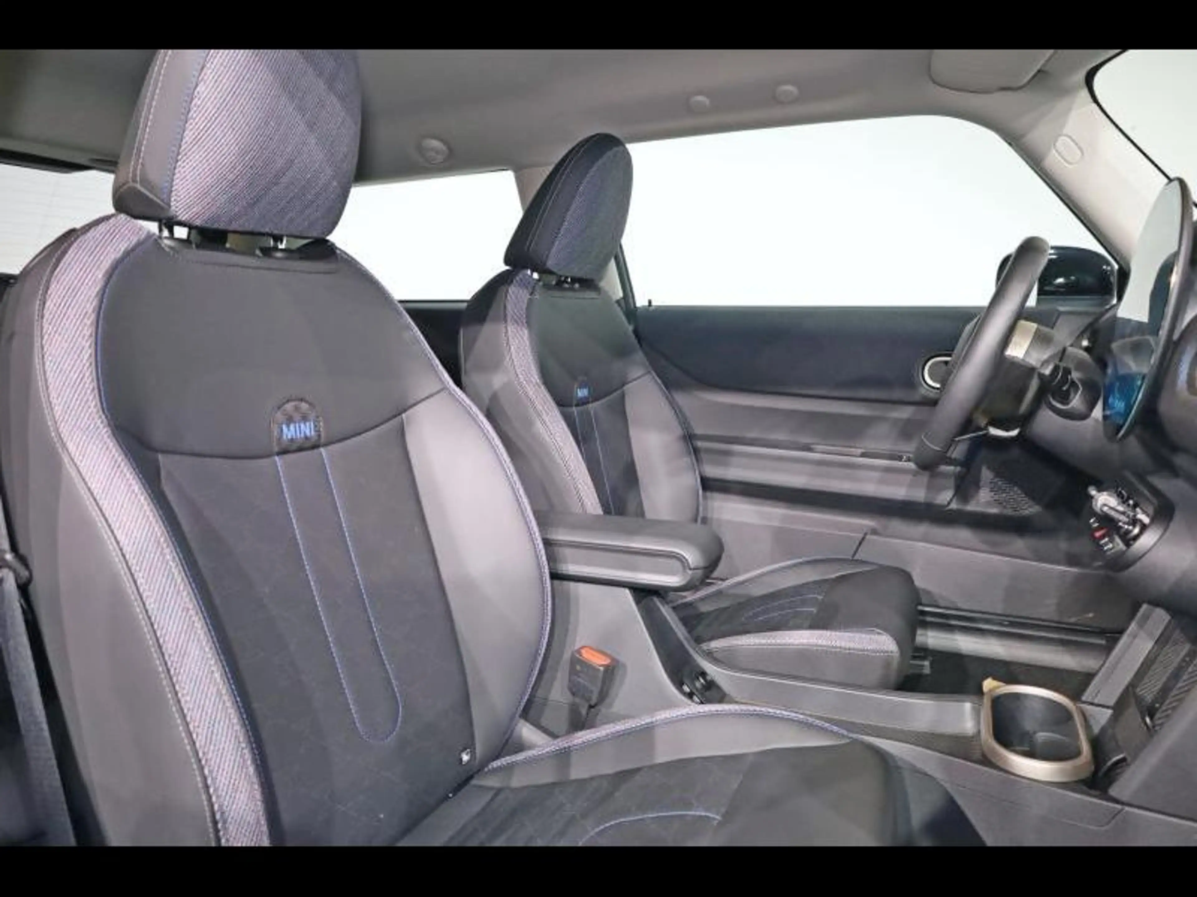 MINI Cooper C — photo 11