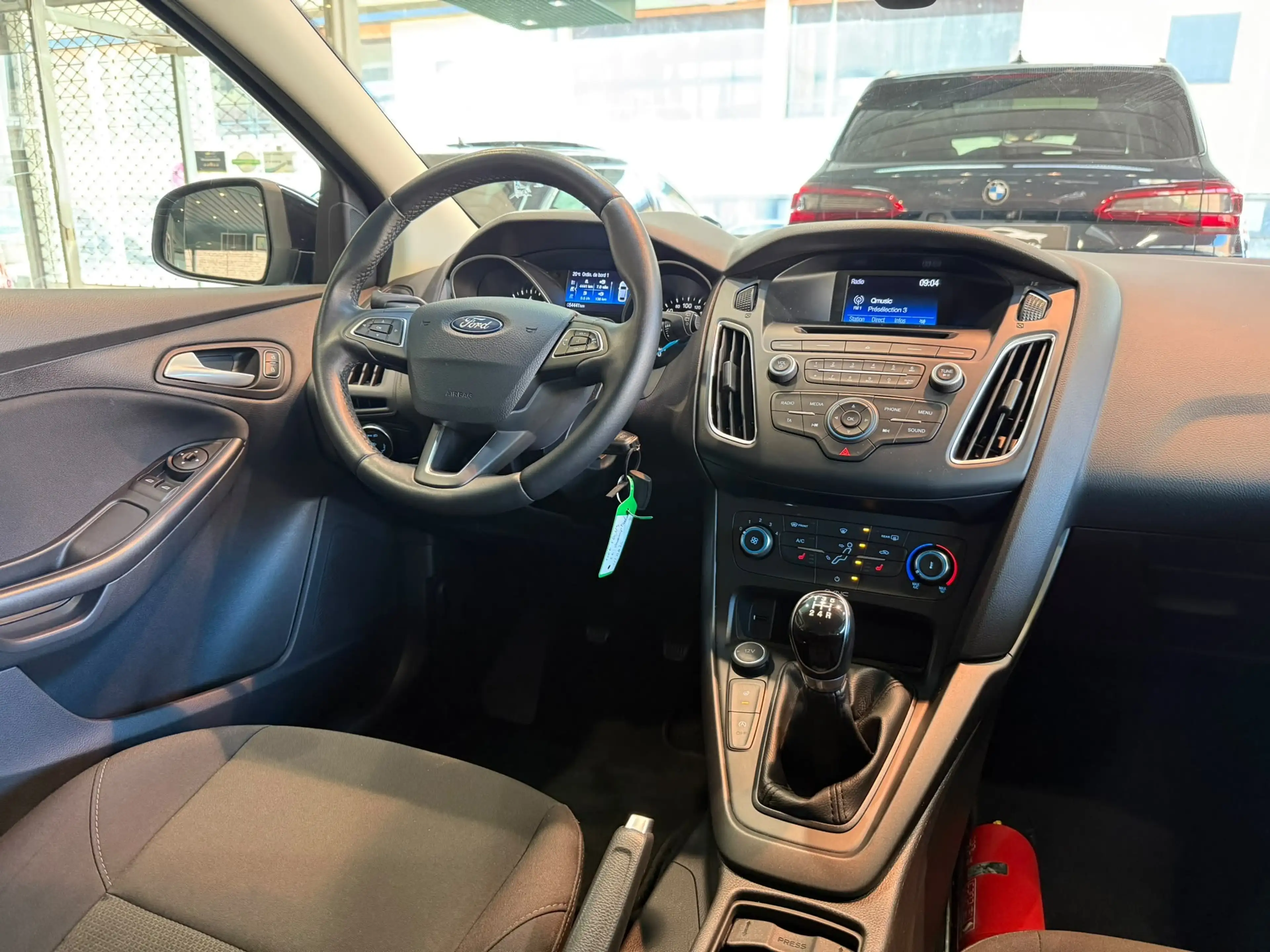 Ford Focus 1.0 EcoBoost * 1er prop * Ecran multimédia * Clim — photo 12