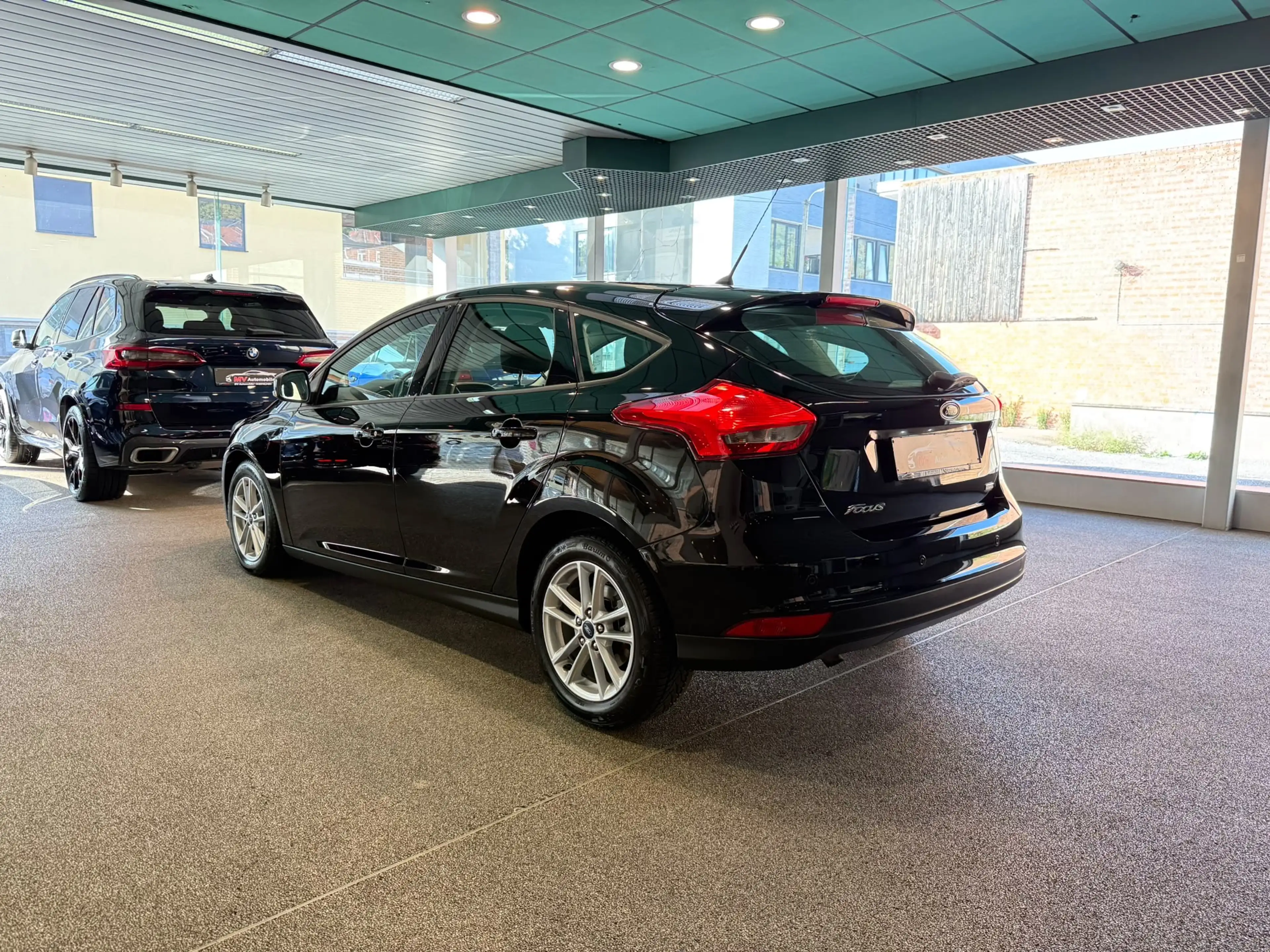 Ford Focus 1.0 EcoBoost * 1er prop * Ecran multimédia * Clim — photo 4