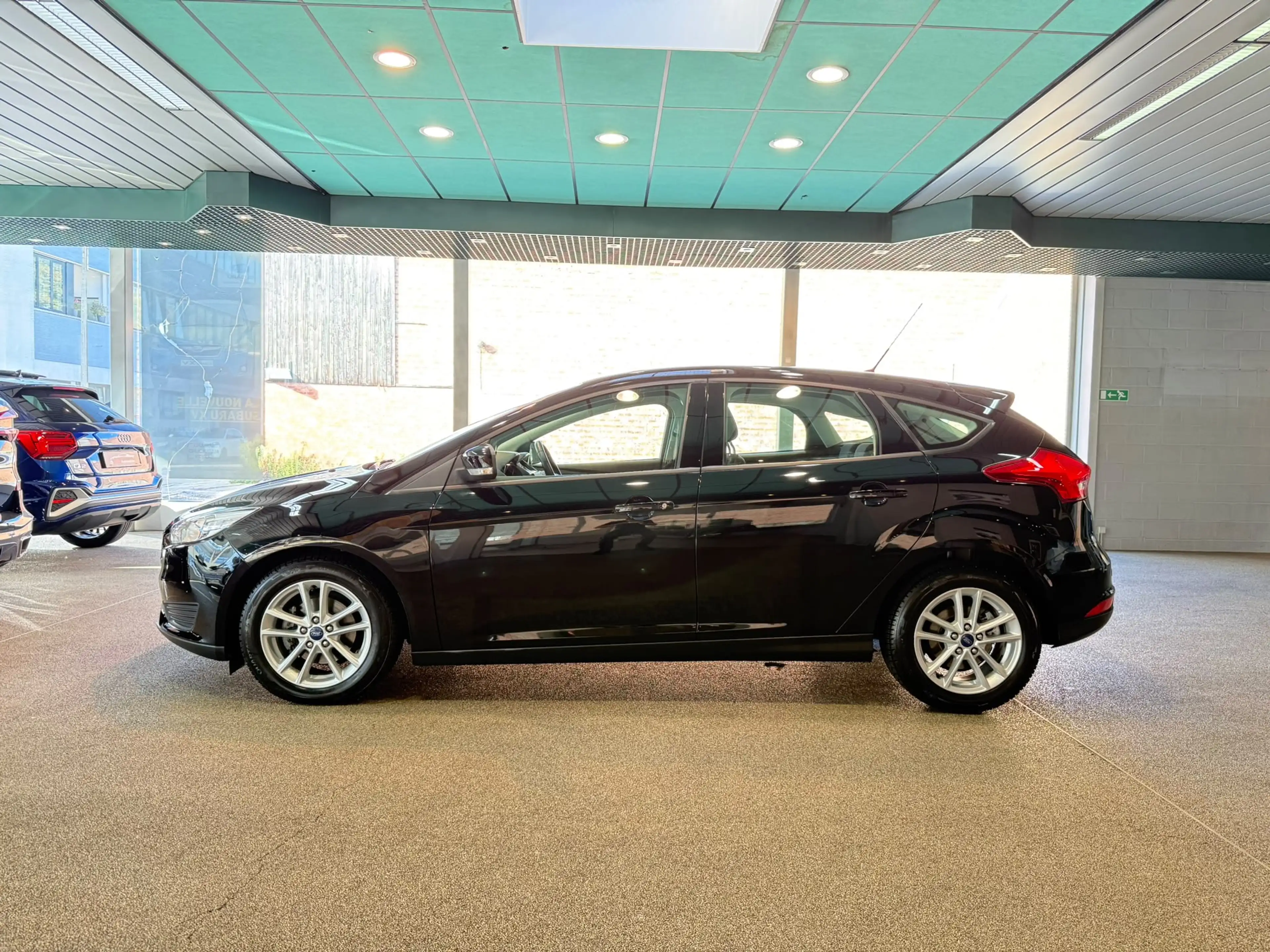 Ford Focus 1.0 EcoBoost * 1er prop * Ecran multimédia * Clim — photo 8