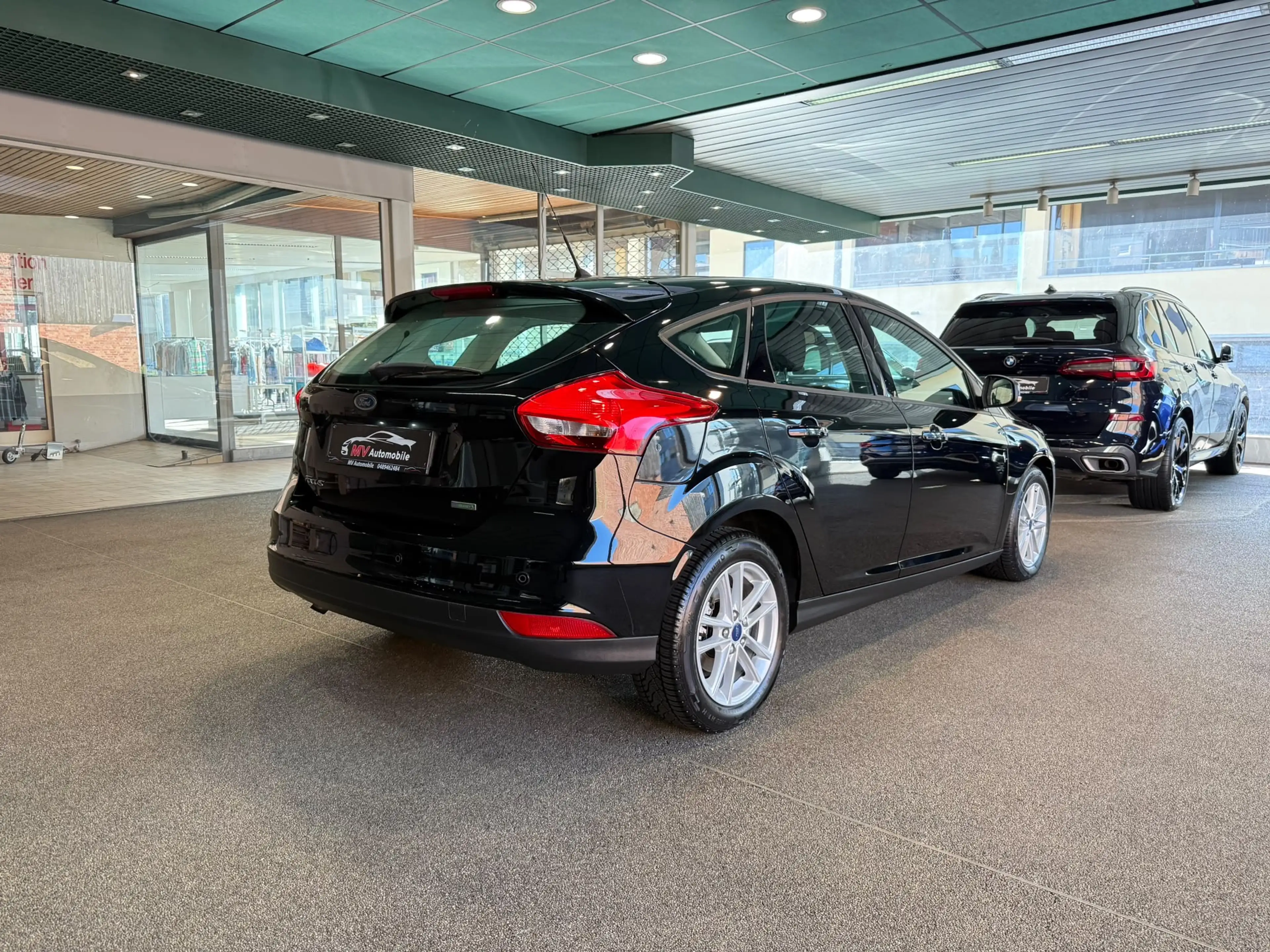 Ford Focus 1.0 EcoBoost * 1er prop * Ecran multimédia * Clim — photo 6