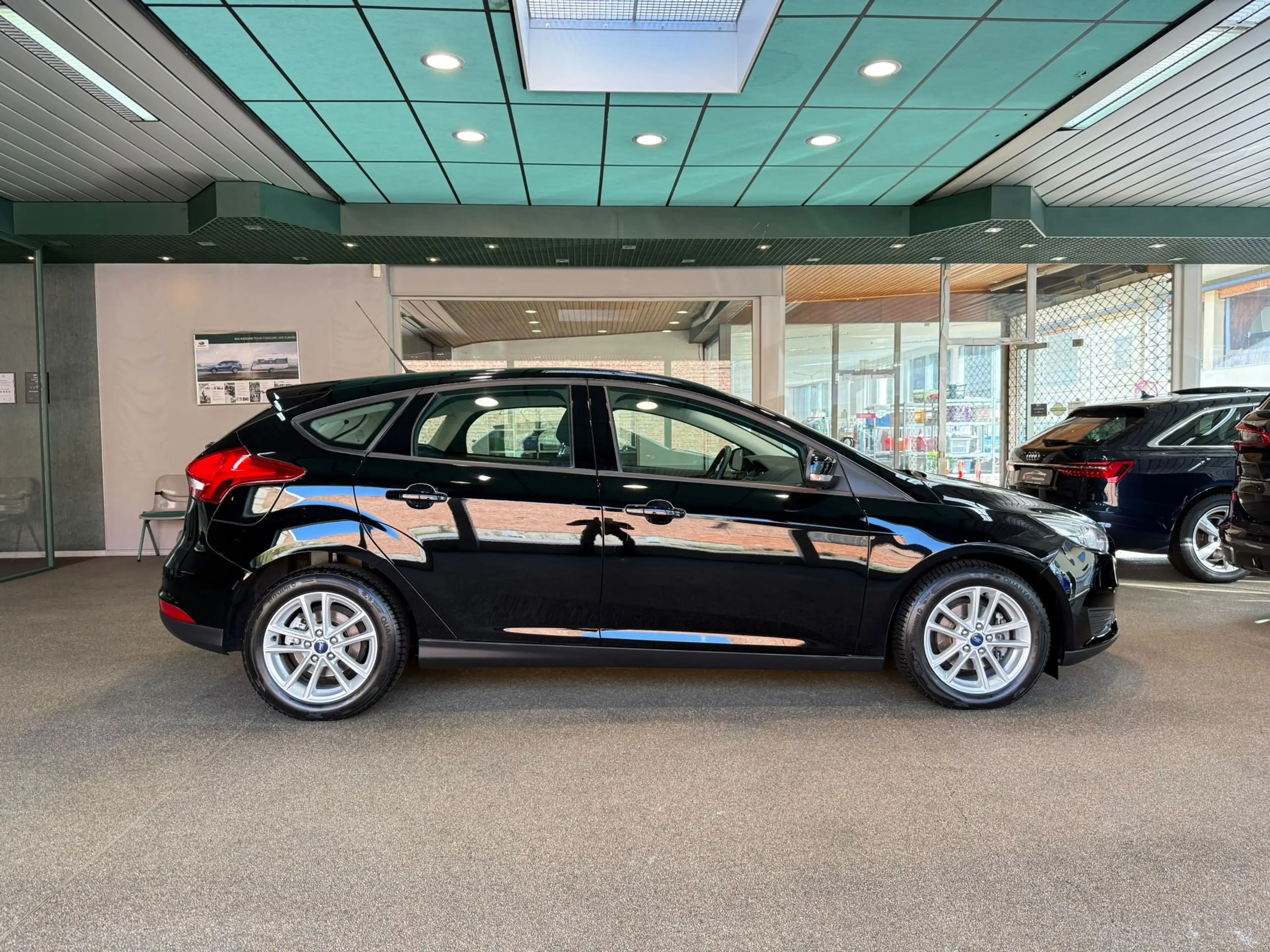 Ford Focus 1.0 EcoBoost * 1er prop * Ecran multimédia * Clim — photo 7