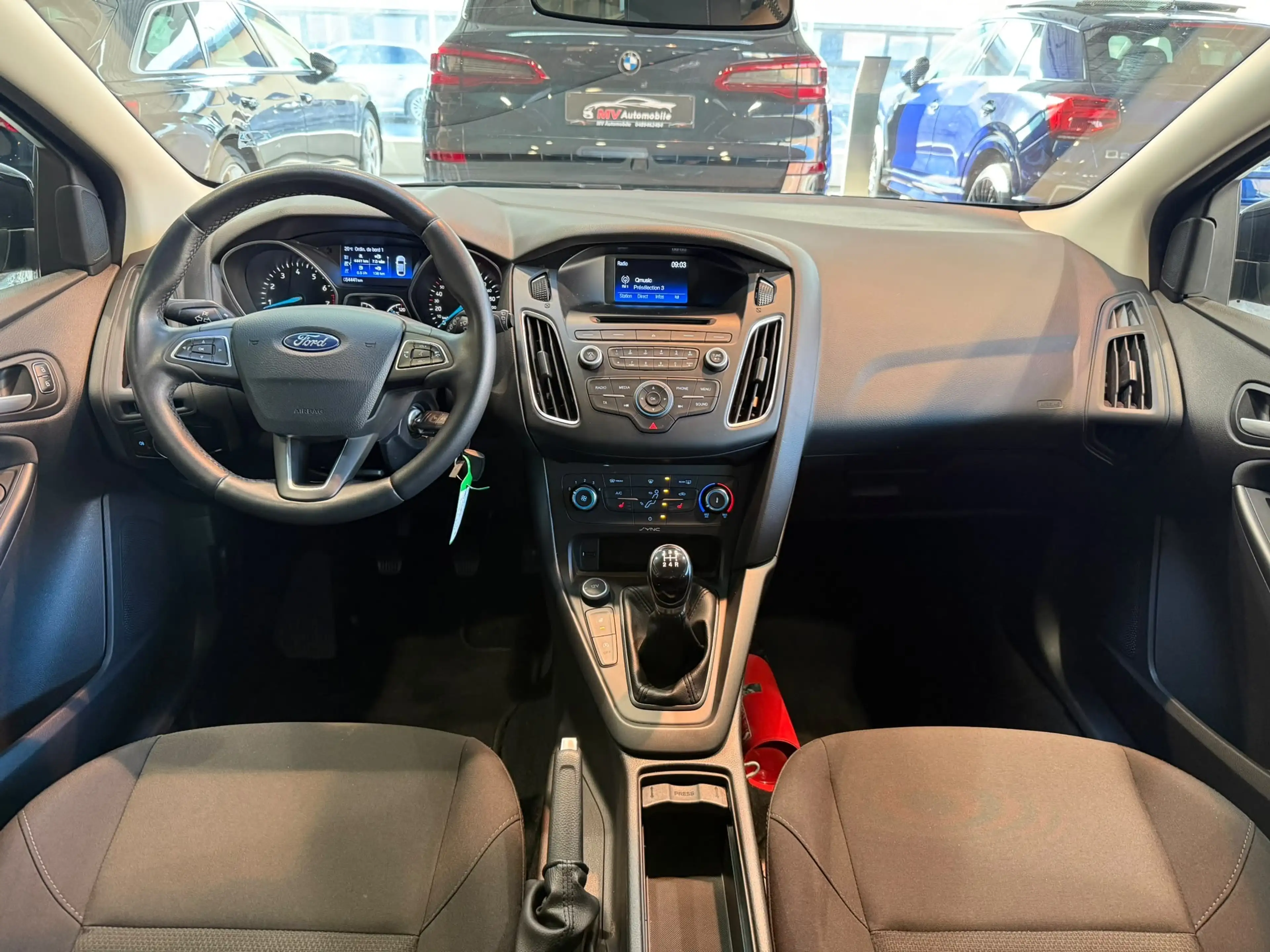 Ford Focus 1.0 EcoBoost * 1er prop * Ecran multimédia * Clim — photo 11