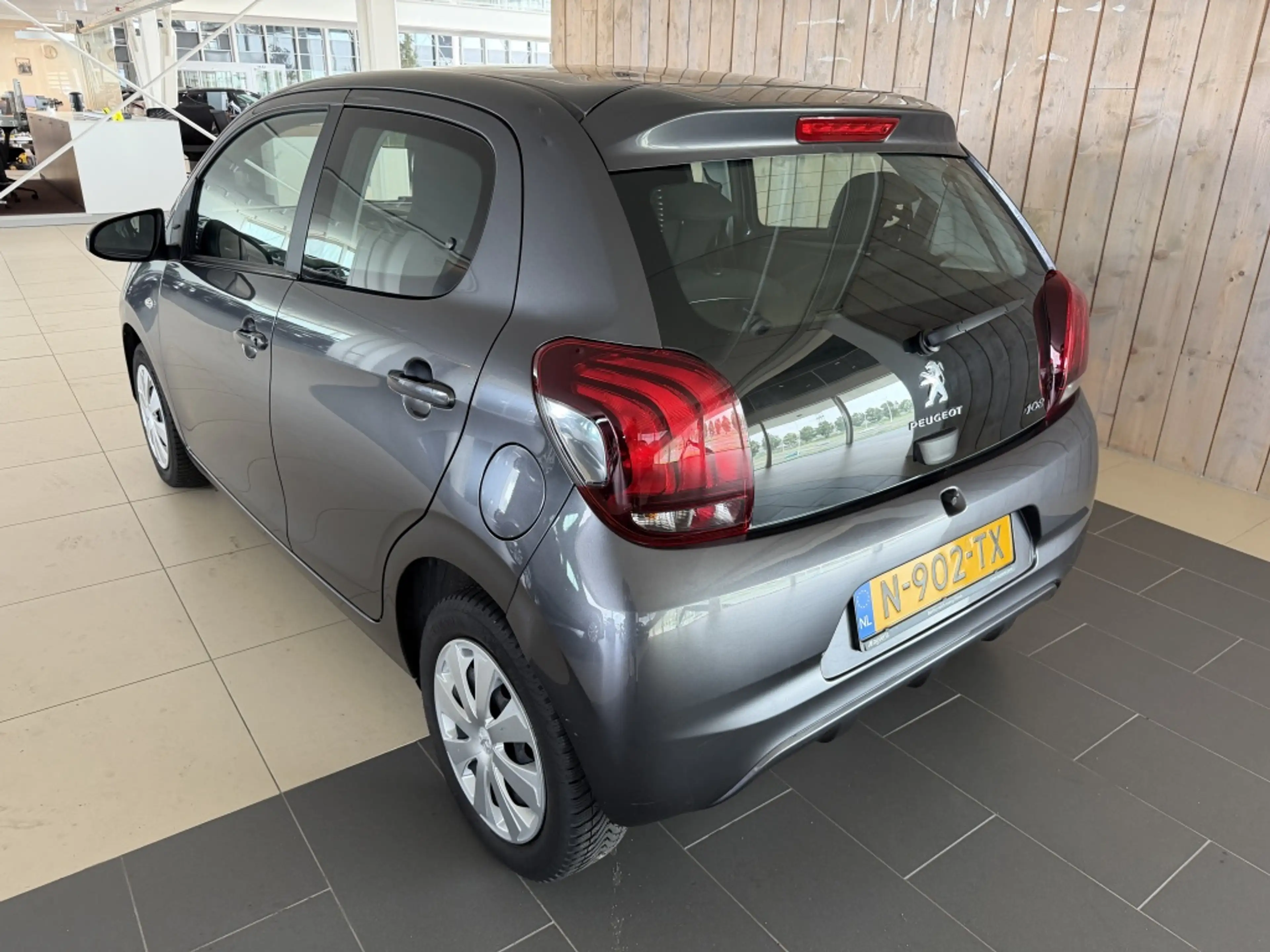 Peugeot 108 1.0 e-VTi Active — photo 5