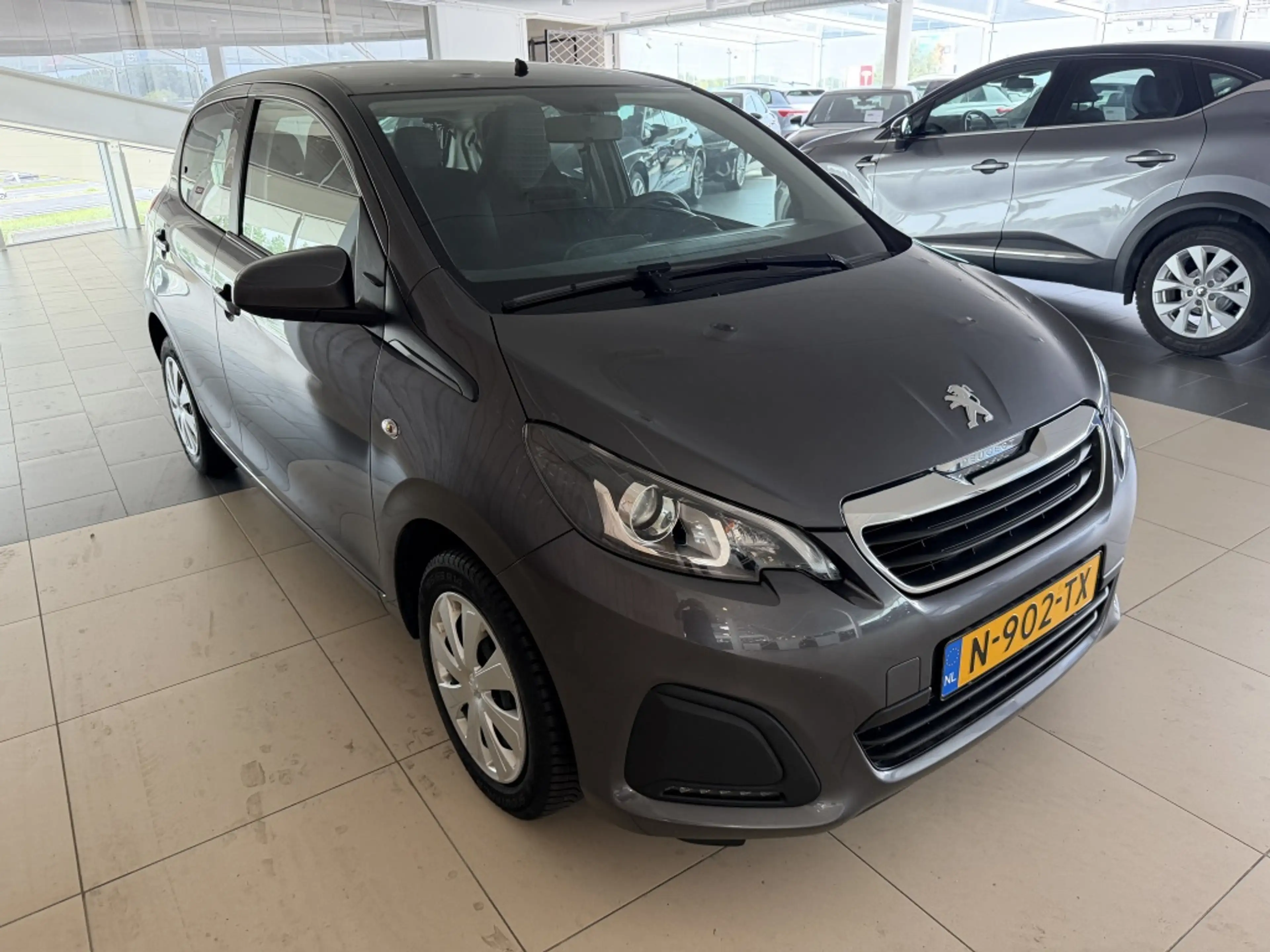 Peugeot 108 1.0 e-VTi Active — photo 2