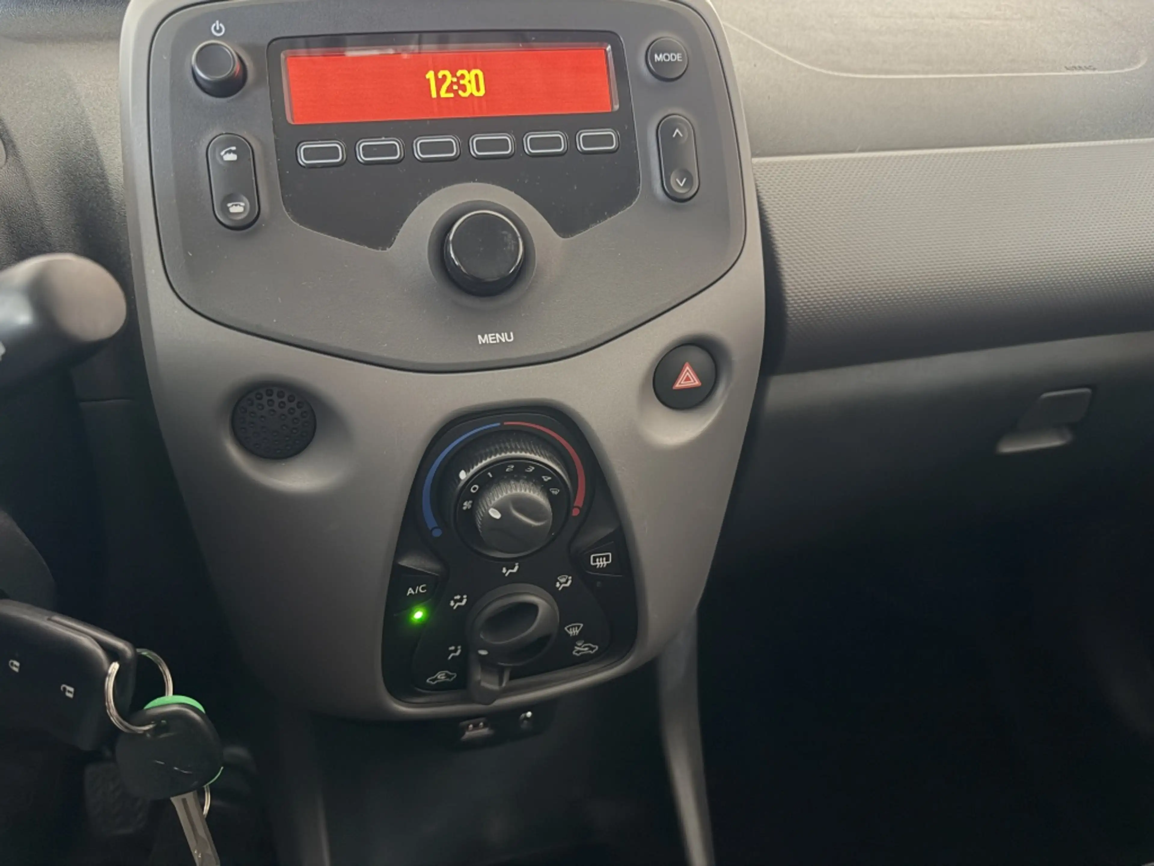Peugeot 108 1.0 e-VTi Active — photo 7