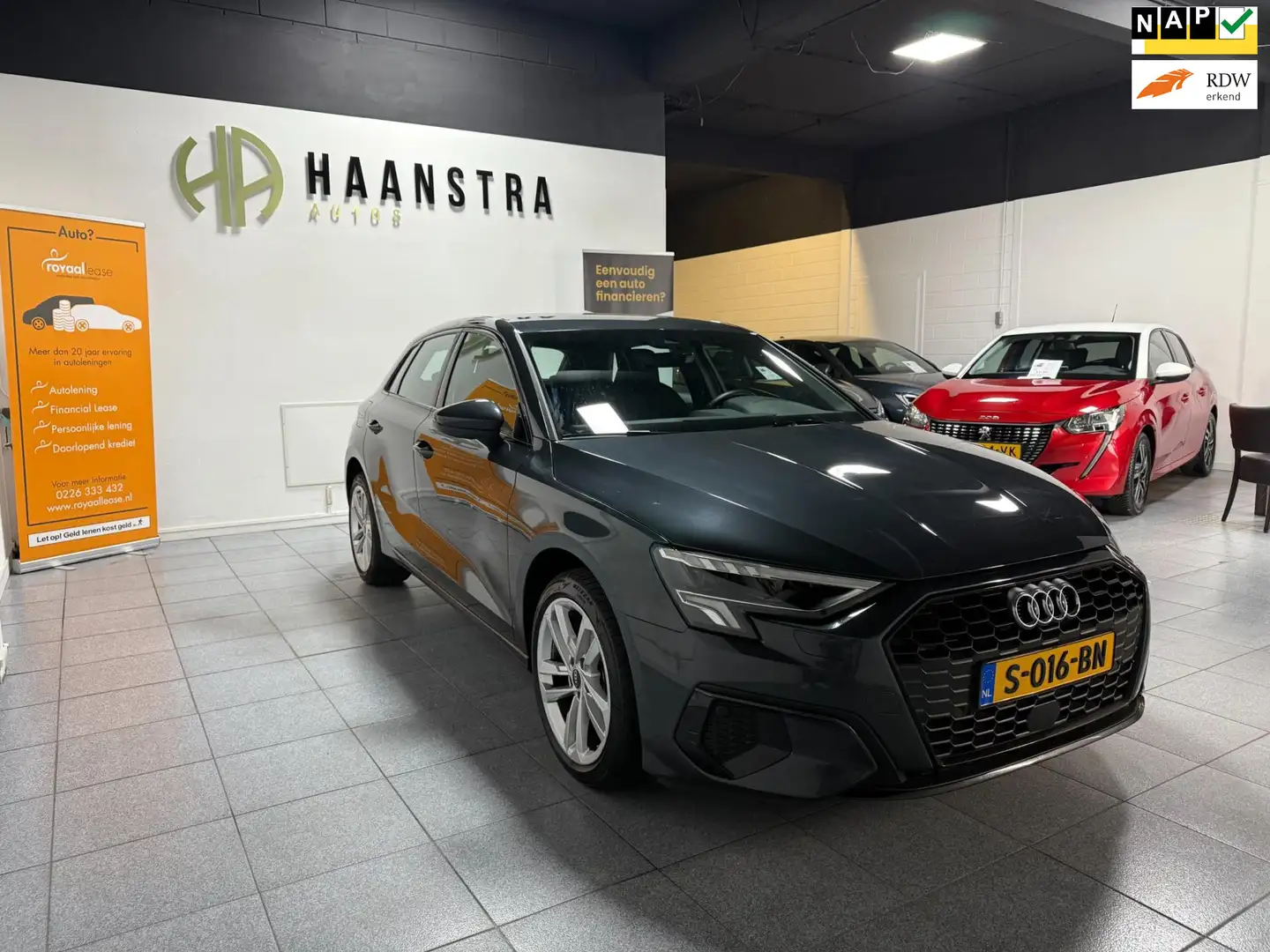 Audi A3 Sportback 30 TFSI Advanced edition Autom, Nav, App Grijs - 1