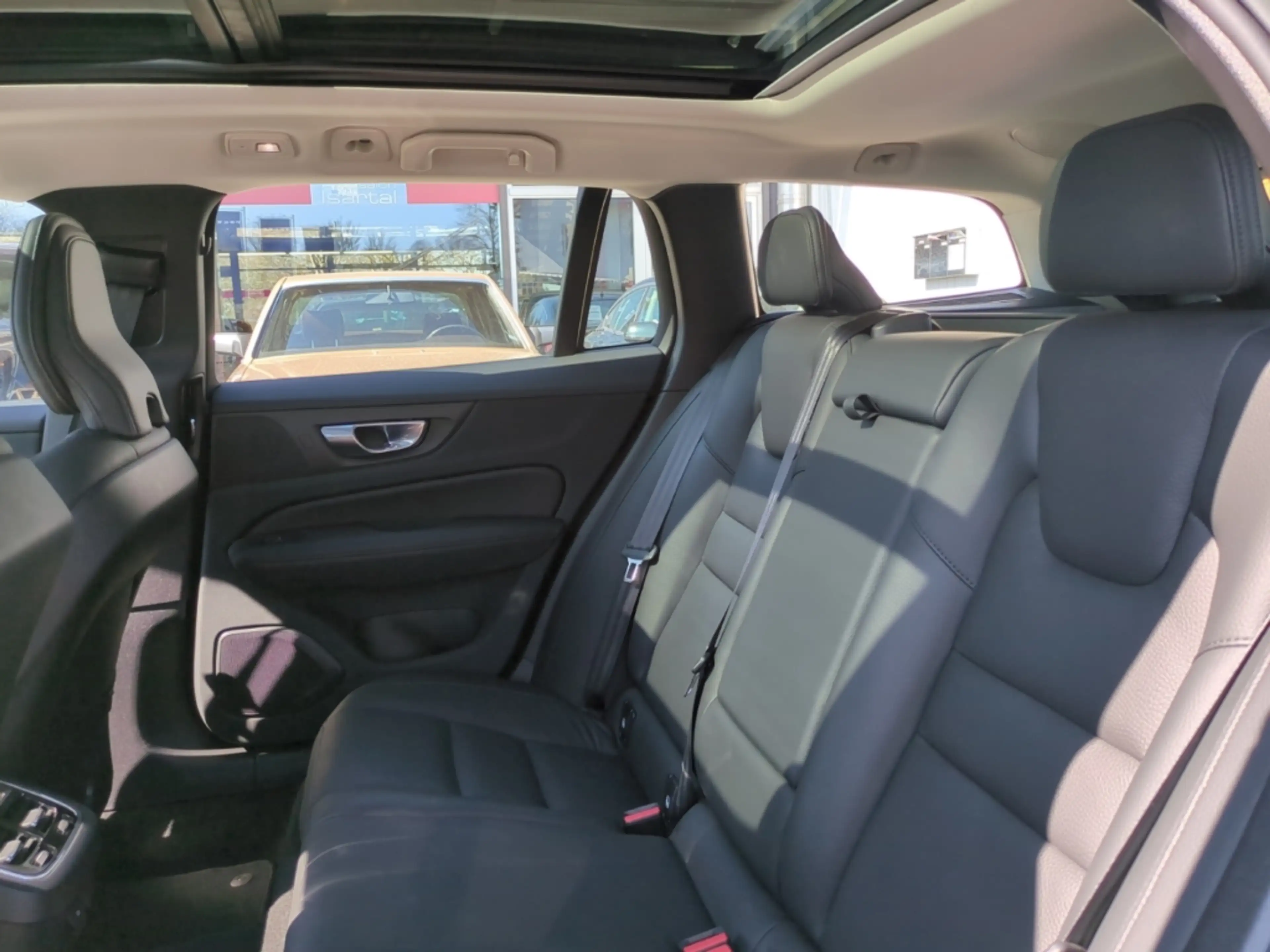 Volvo V60 Cross Country Cross Country Ultimate AWD HUD StandHZG AHK Digita — photo 11