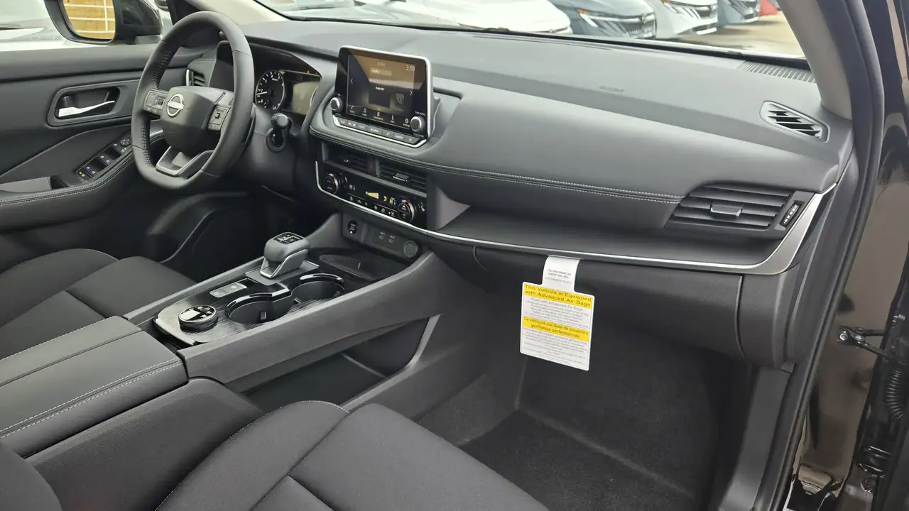 Nissan Rogue fotografie Nissan Rogue