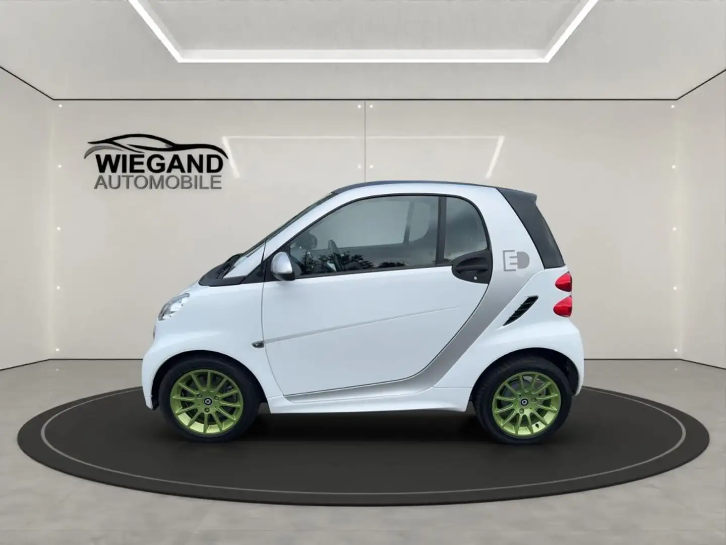 smart forTwo fortwo+NEUE-BATTERIE-KEINE-MIETE+GARANTIE+ Weiß - 2