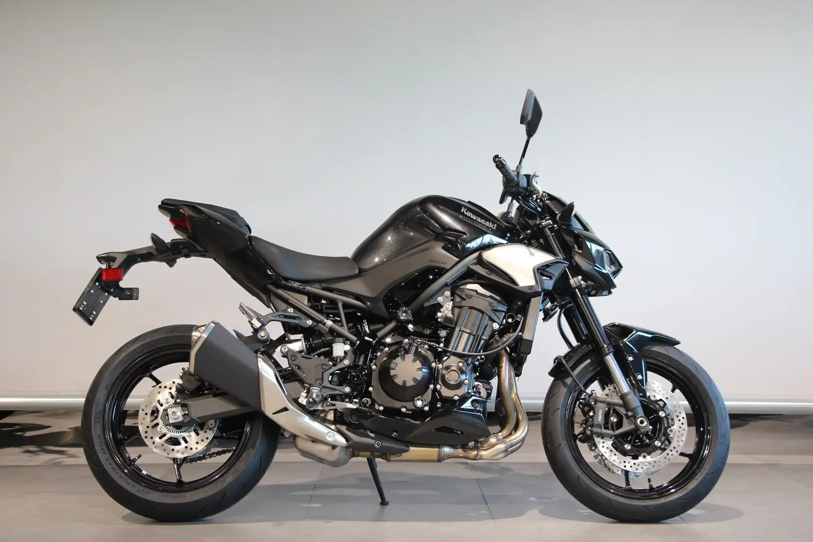Kawasaki Z 900 70 KW Černá - 1