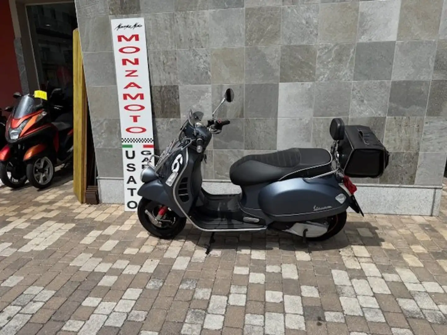 Vespa Sei Giorni Gris - 1