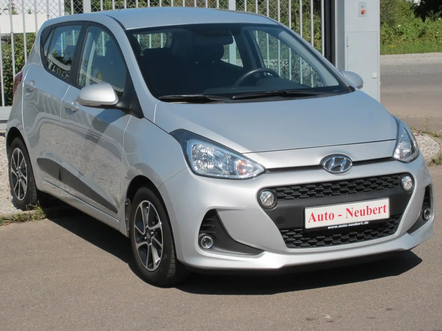 Hyundai i10 Style Silber - 1