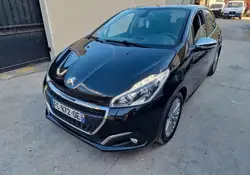 Peugeot 208 essence 110ch s&s allure boite automatique garantie 12-mois