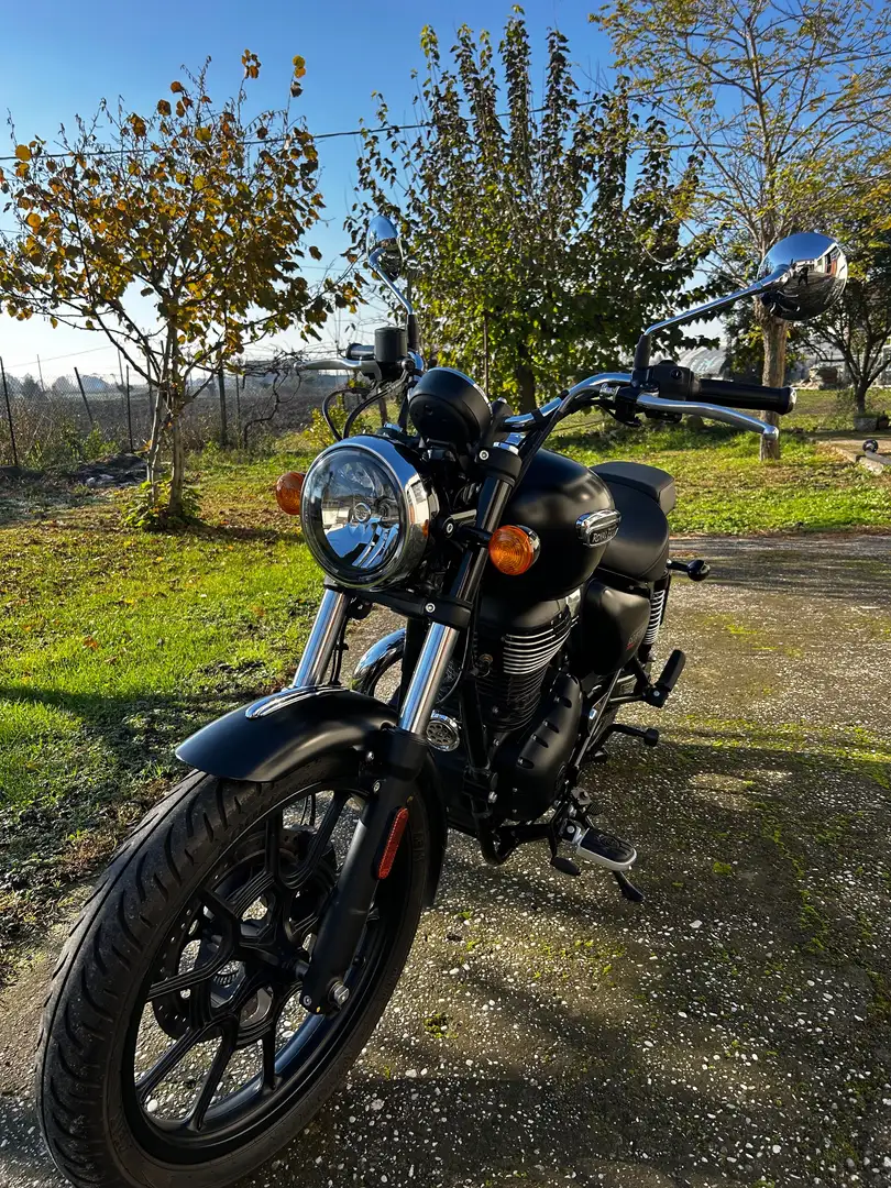Royal Enfield Meteor 350 Nero - 2