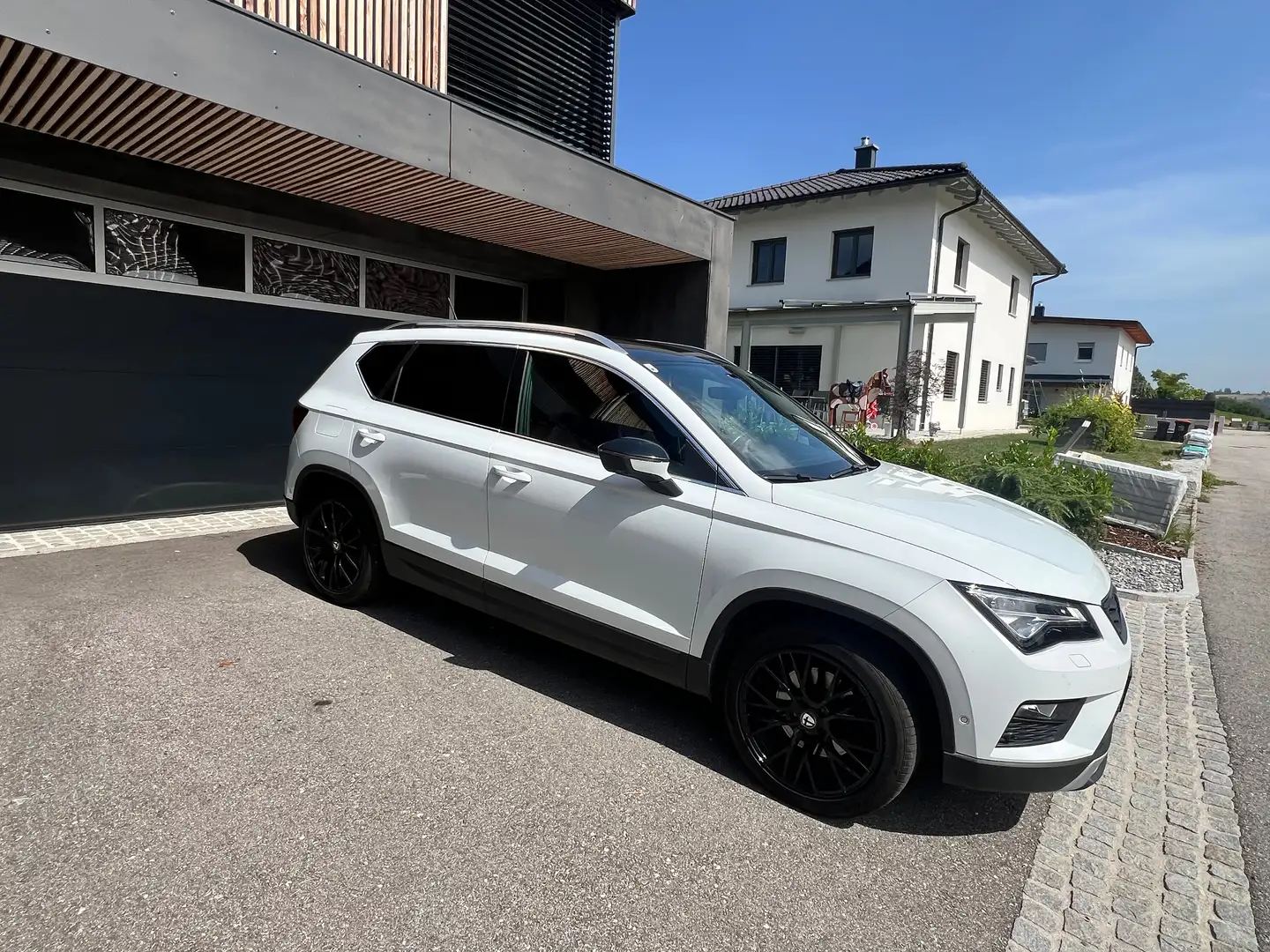 SEAT Ateca Ateca 1,4 Xcellence ACT 4WD TSI DSG Xcellence ACT Weiß - 2