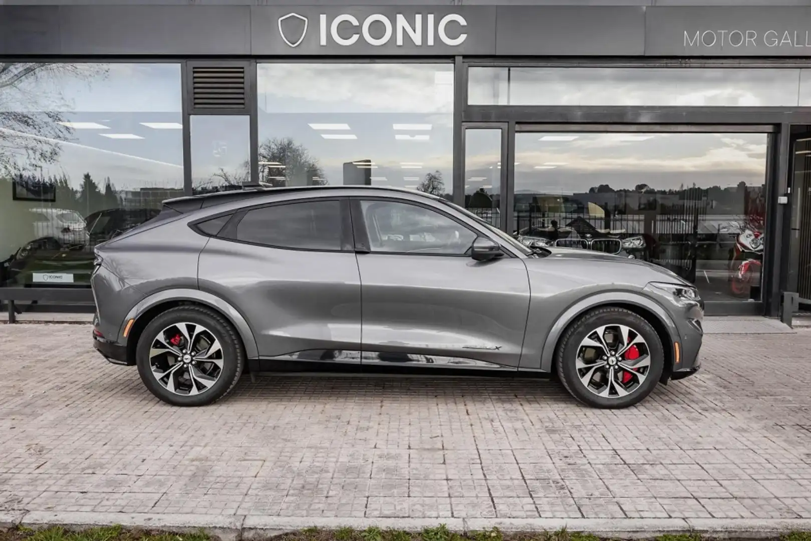 Ford Mustang Mach-E First Edition AWD Rango extendido Grau - 2