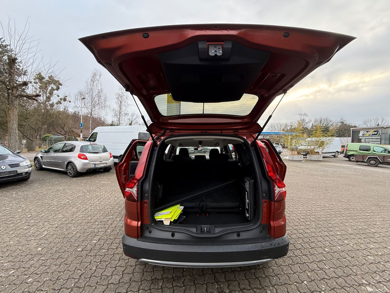 Dacia Jogger TCe 110 Comfort*NAVI*LED*7-Sitzer* — photo 9