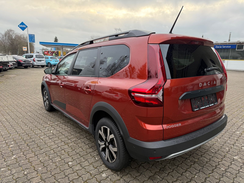 Dacia Jogger TCe 110 Comfort*NAVI*LED*7-Sitzer* — photo 4
