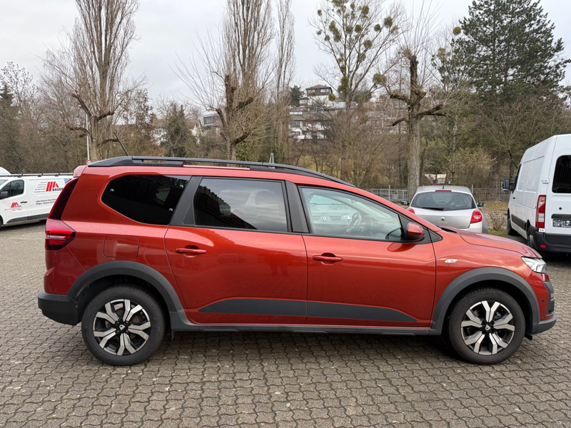 Dacia Jogger TCe 110 Comfort*NAVI*LED*7-Sitzer* — photo 7