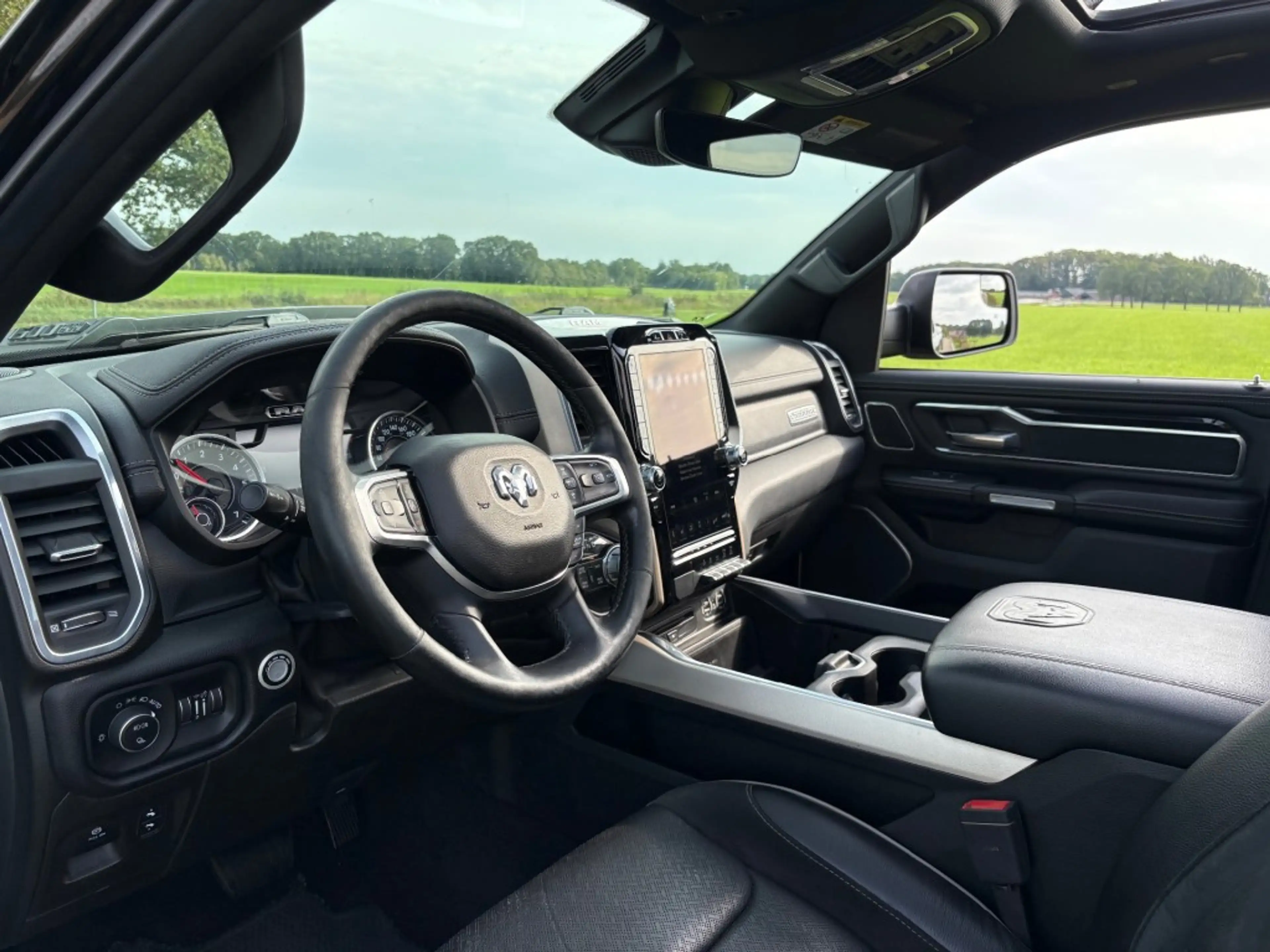 Dodge RAM 5.7 V8 4X4 LARAMIE / BOMVOL / MARGE / LUCHTVERING — photo 5