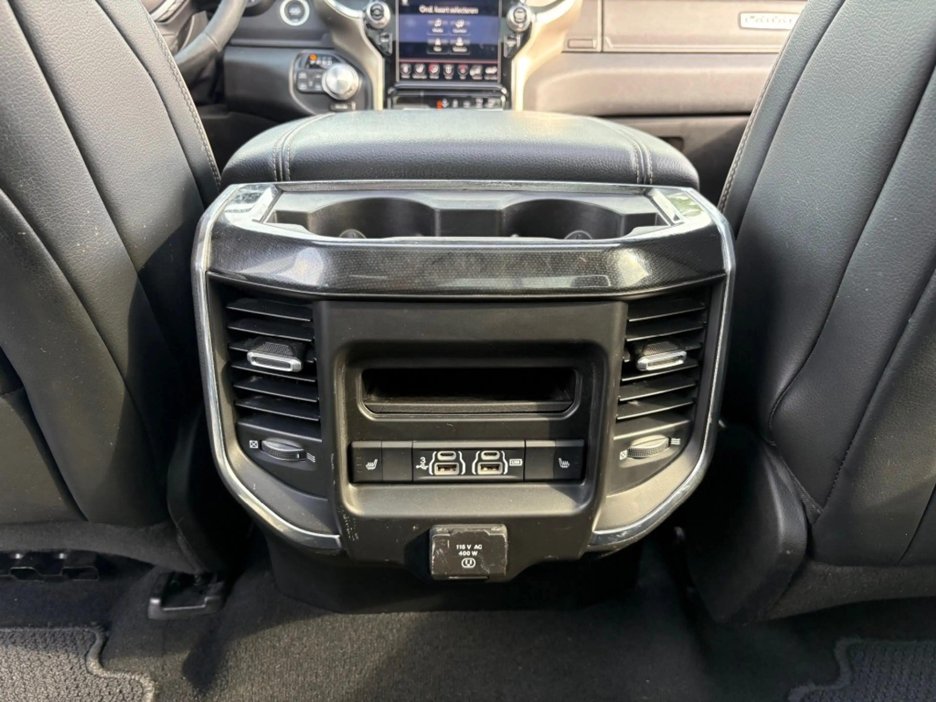 Dodge RAM 5.7 V8 4X4 LARAMIE / BOMVOL / MARGE / LUCHTVERING — photo 11