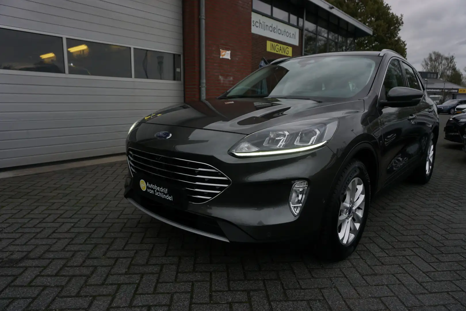Ford Kuga 2.5 PHEV TITANIUM LUXE VOLLEDIG DEALER ONDERHOUDEN Grijs - 2